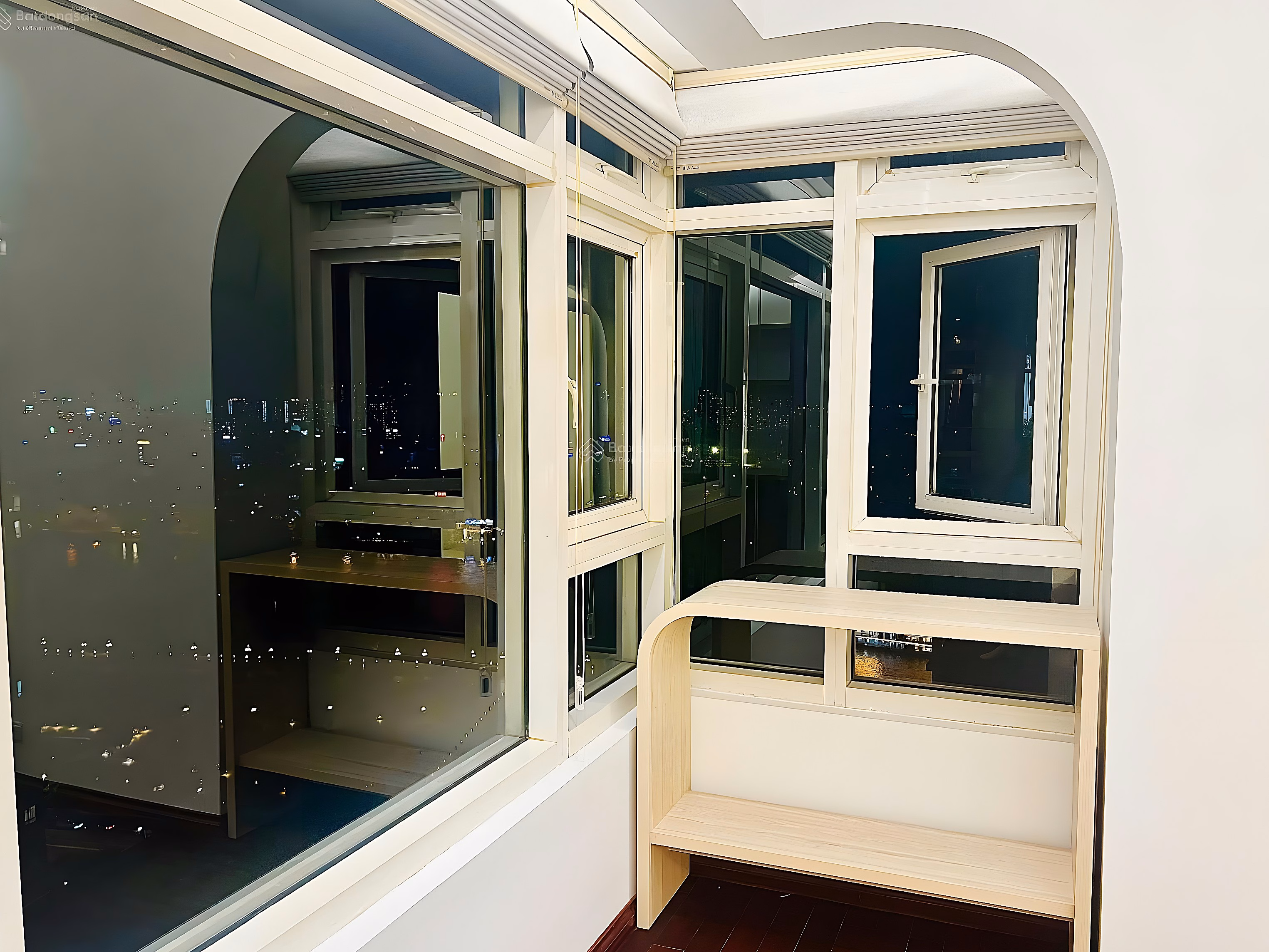 Saigon Pearl apartment for rent, 28 million VND, 135 m2, 3 bedrooms, 2 bathrooms