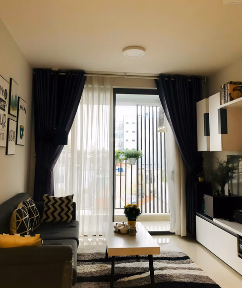 Need to rent luxury apartment urgently near Tan Son Nhat Airport 2 bedrooms 17 million -0367 199 *** Chau