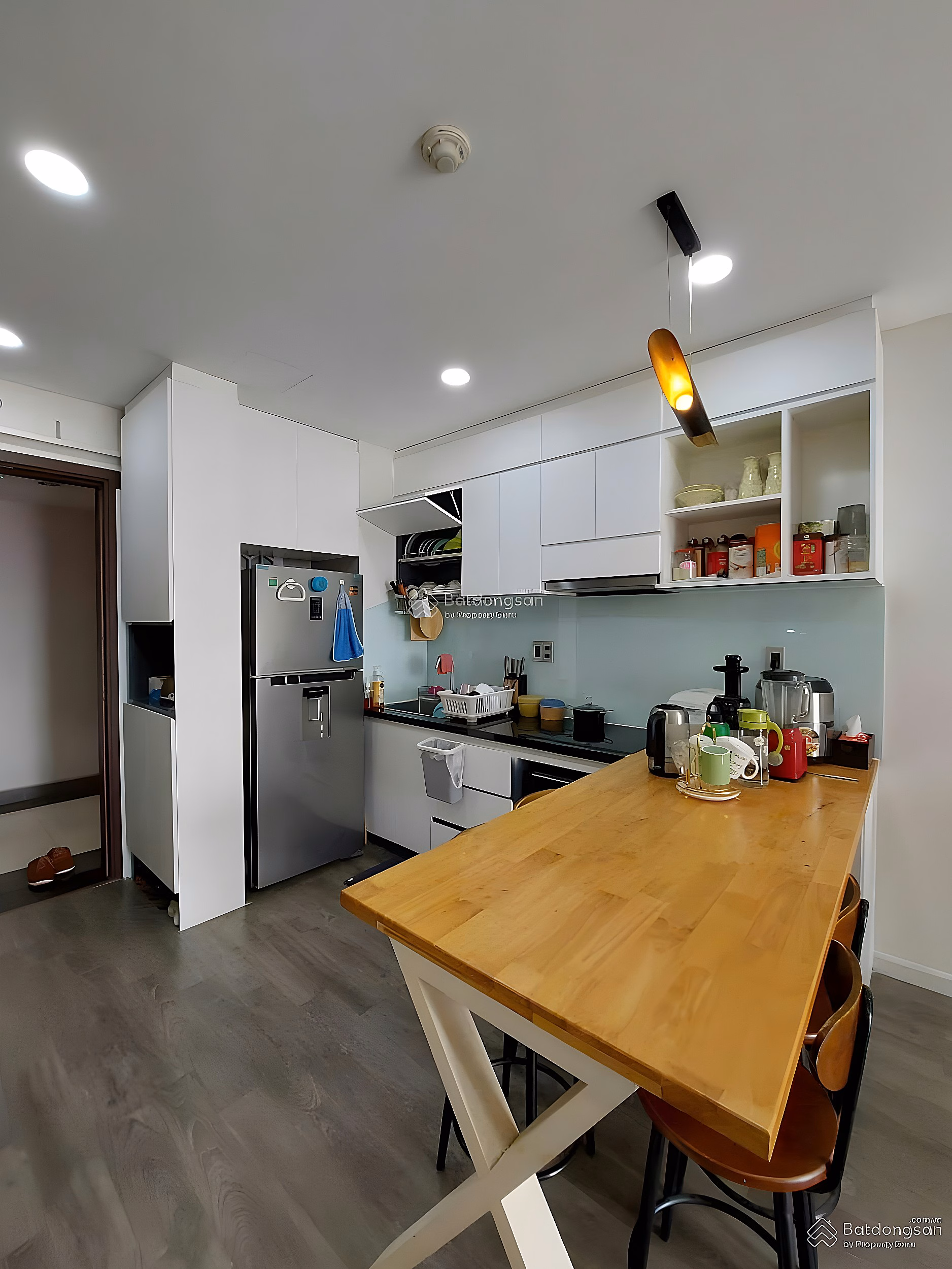 Luxury apartment for rent with 2 bedrooms, 2 bathrooms near Gia Dinh park, price 17 million - 0367 199 ***