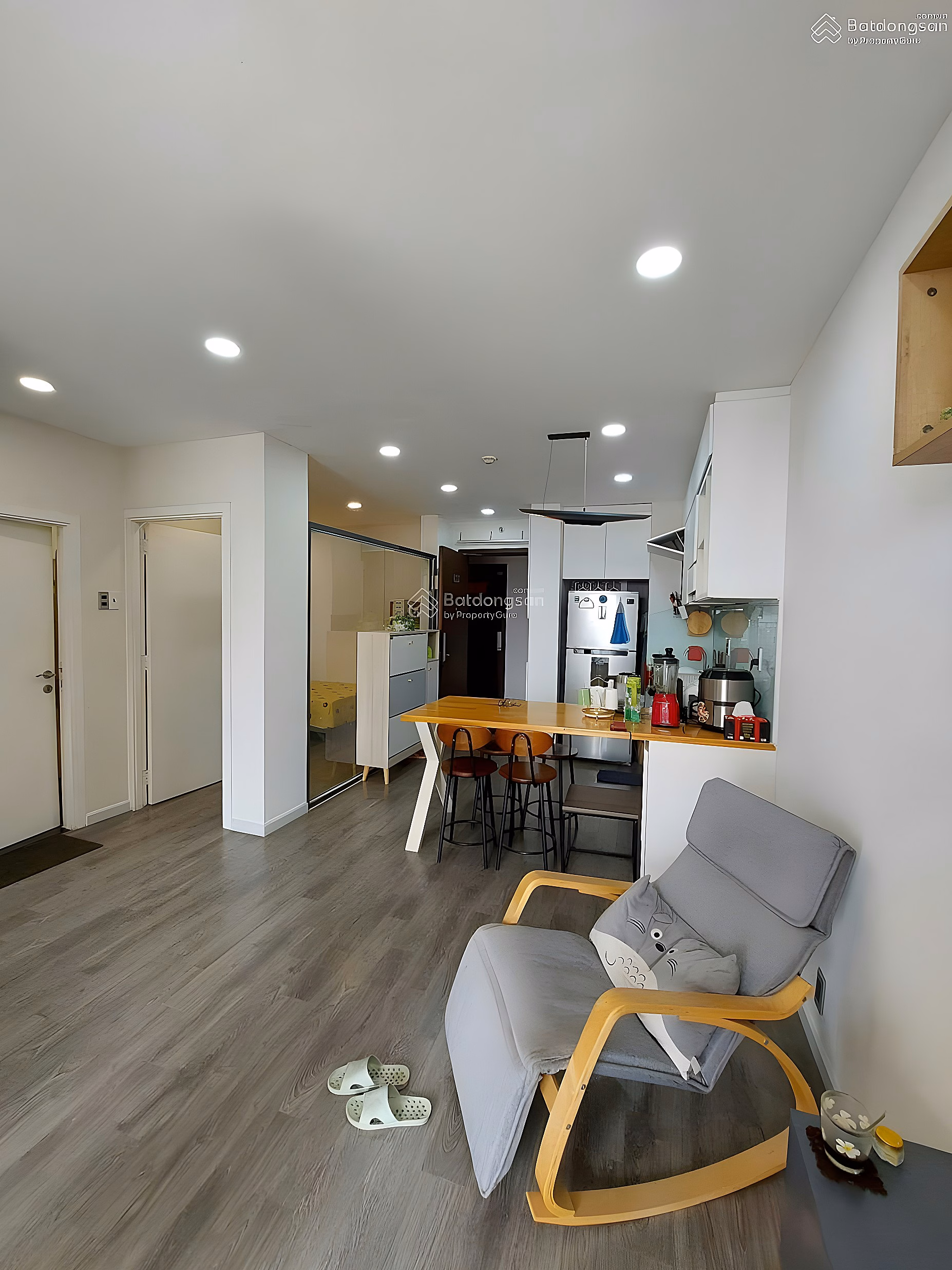 Luxury apartment for rent with 2 bedrooms, 2 bathrooms near Gia Dinh park, price 17 million - 0367 199 ***