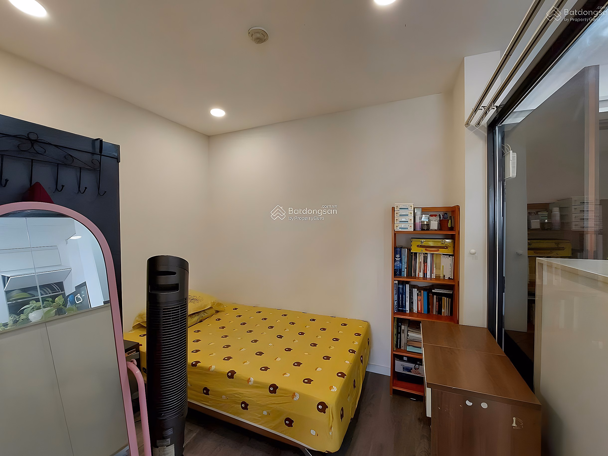 Luxury apartment for rent with 2 bedrooms, 2 bathrooms near Gia Dinh park, price 17 million - 0367 199 ***