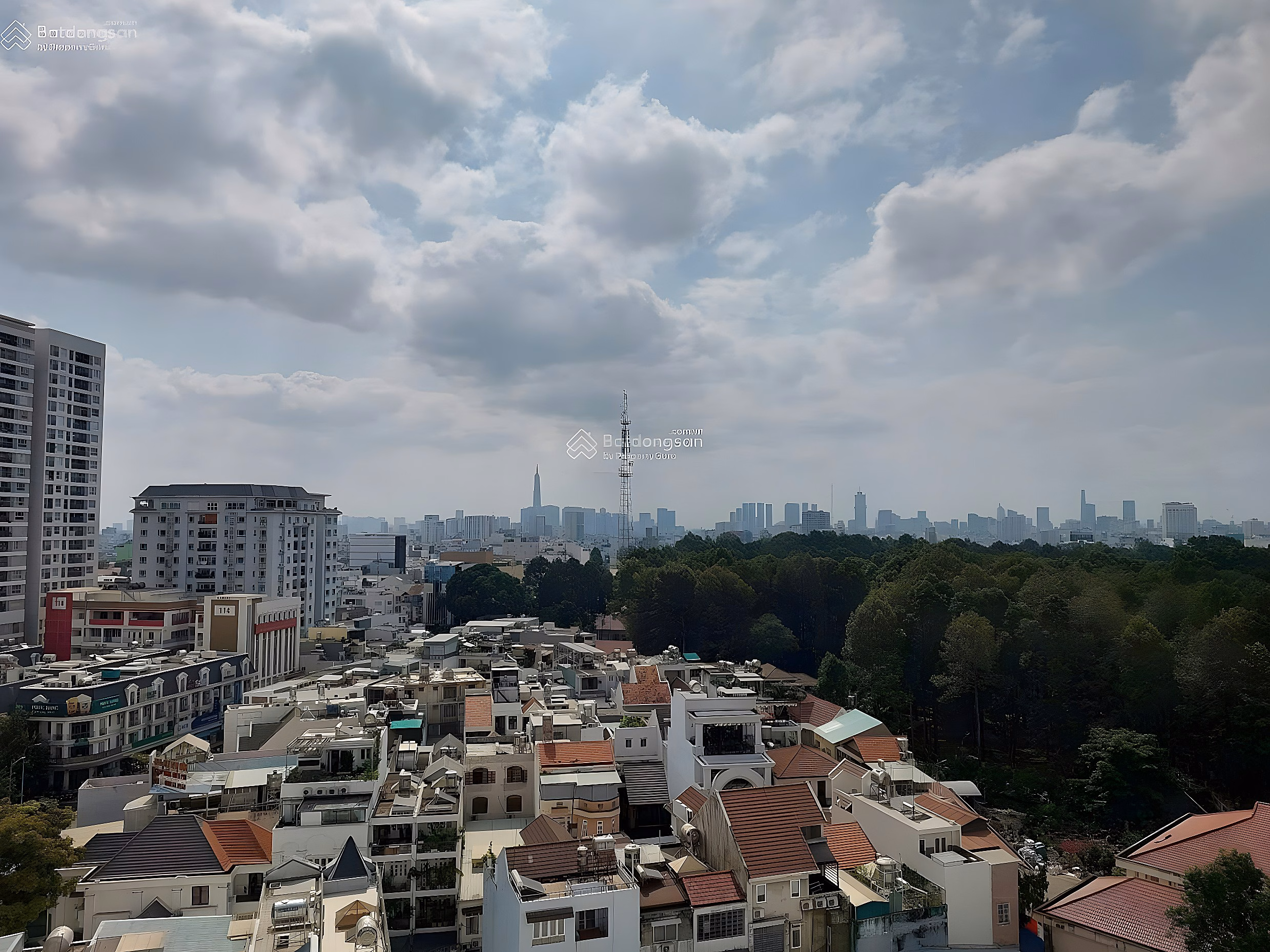 Luxury apartment for rent with 2 bedrooms, 2 bathrooms near Gia Dinh park, price 17 million - 0367 199 ***