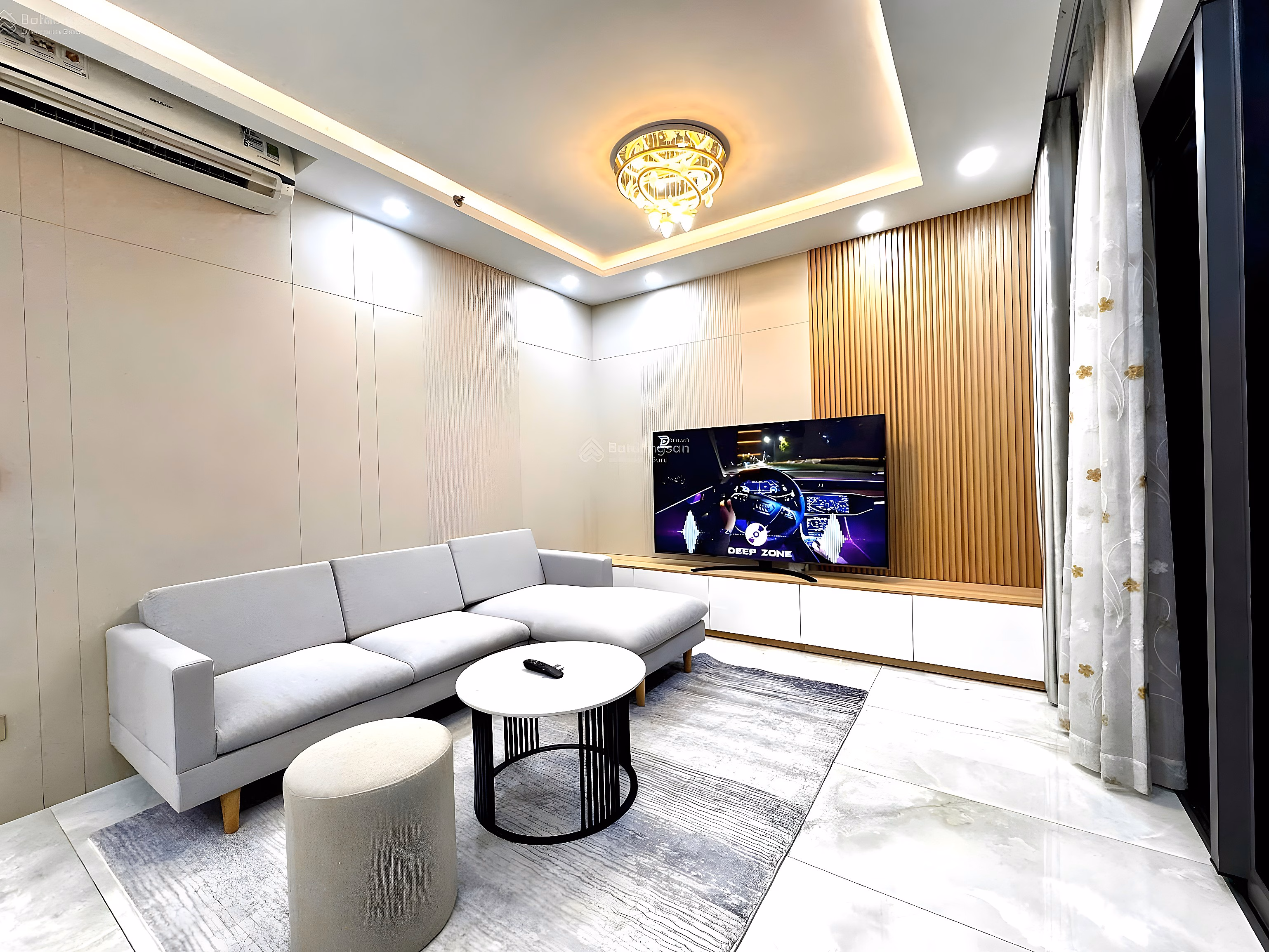 Midtown apartment for rent in Phu My Hung, 22 million, 99m2, 2 bedrooms, 2 bathrooms, reputable owner