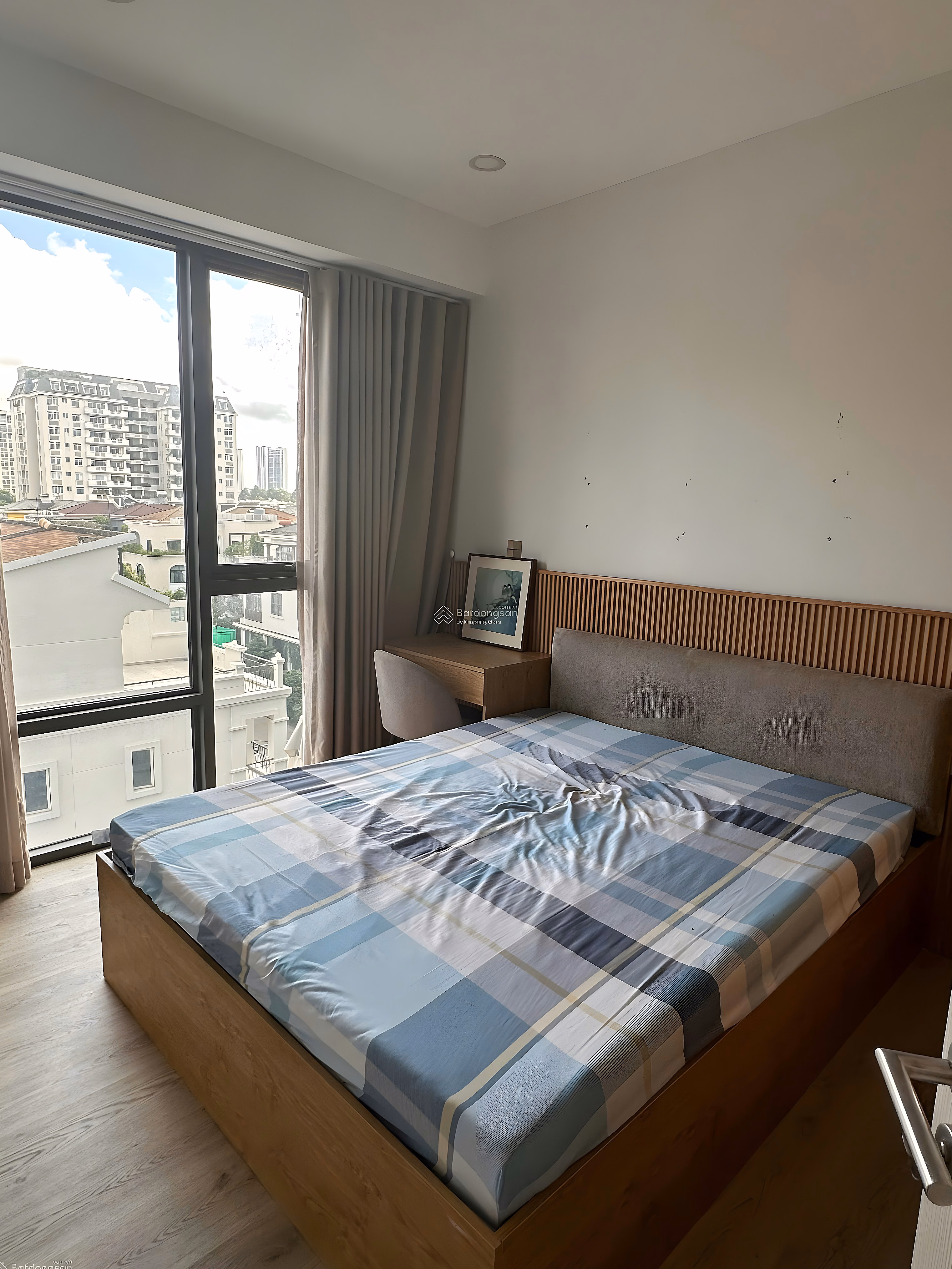 Apartment for rent in SaiGon South, 2 bedrooms, 2 bathrooms, 77m2, 13 million VND in Nguyen Huu Tho, District 7, HCMC