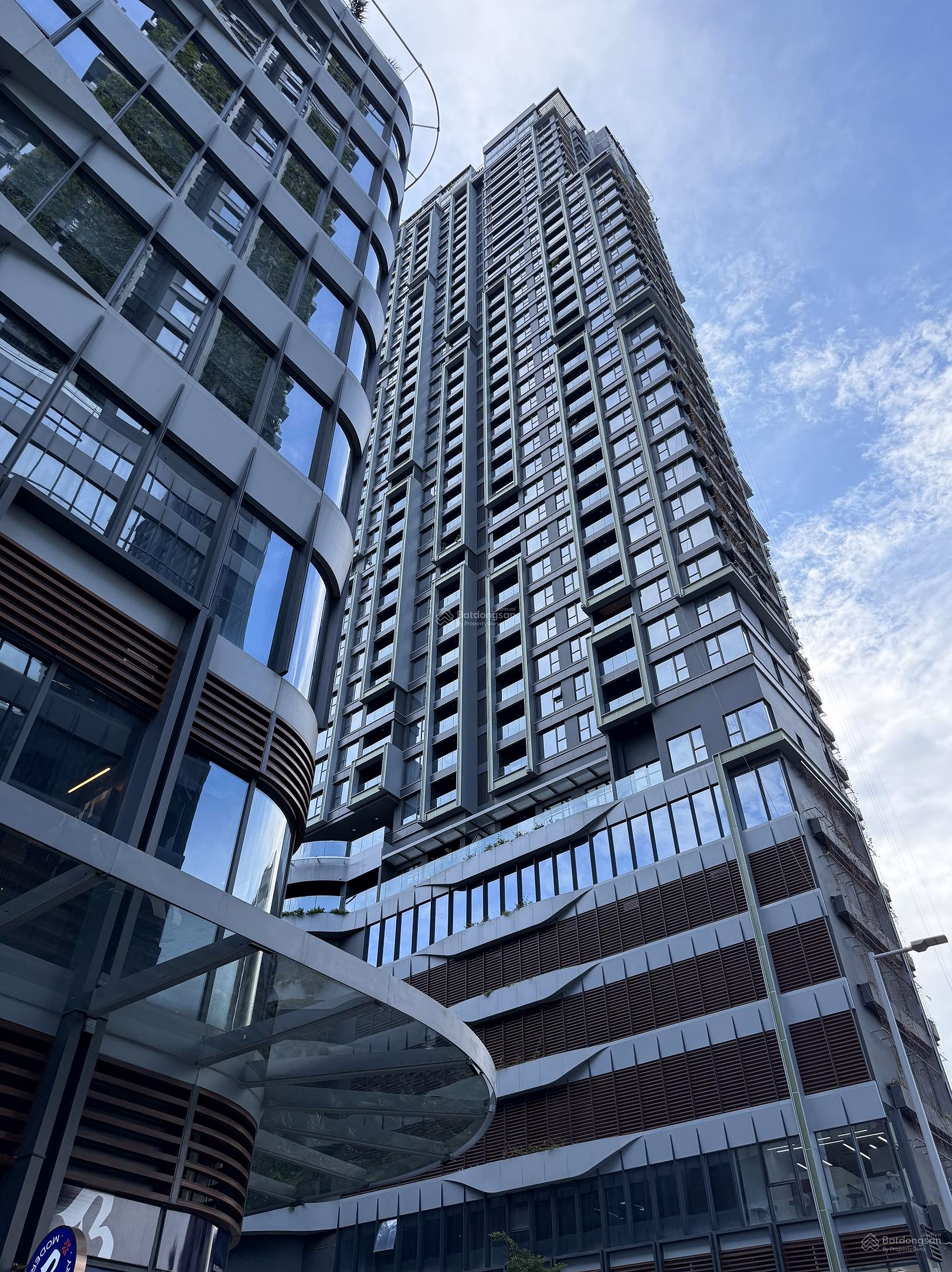 Owner Sends Lumiere Riverside 2 Bedroom River View Apartment for Rent, 24/7 Viewing Support