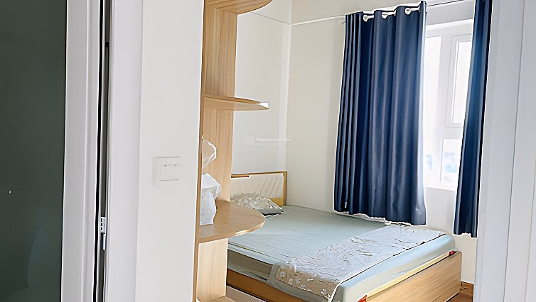 I have an empty apartment for rent right away, 2 bedrooms, 2 bathrooms, full interior at Moonlight Boulevard, price 12 million. Can stay right away