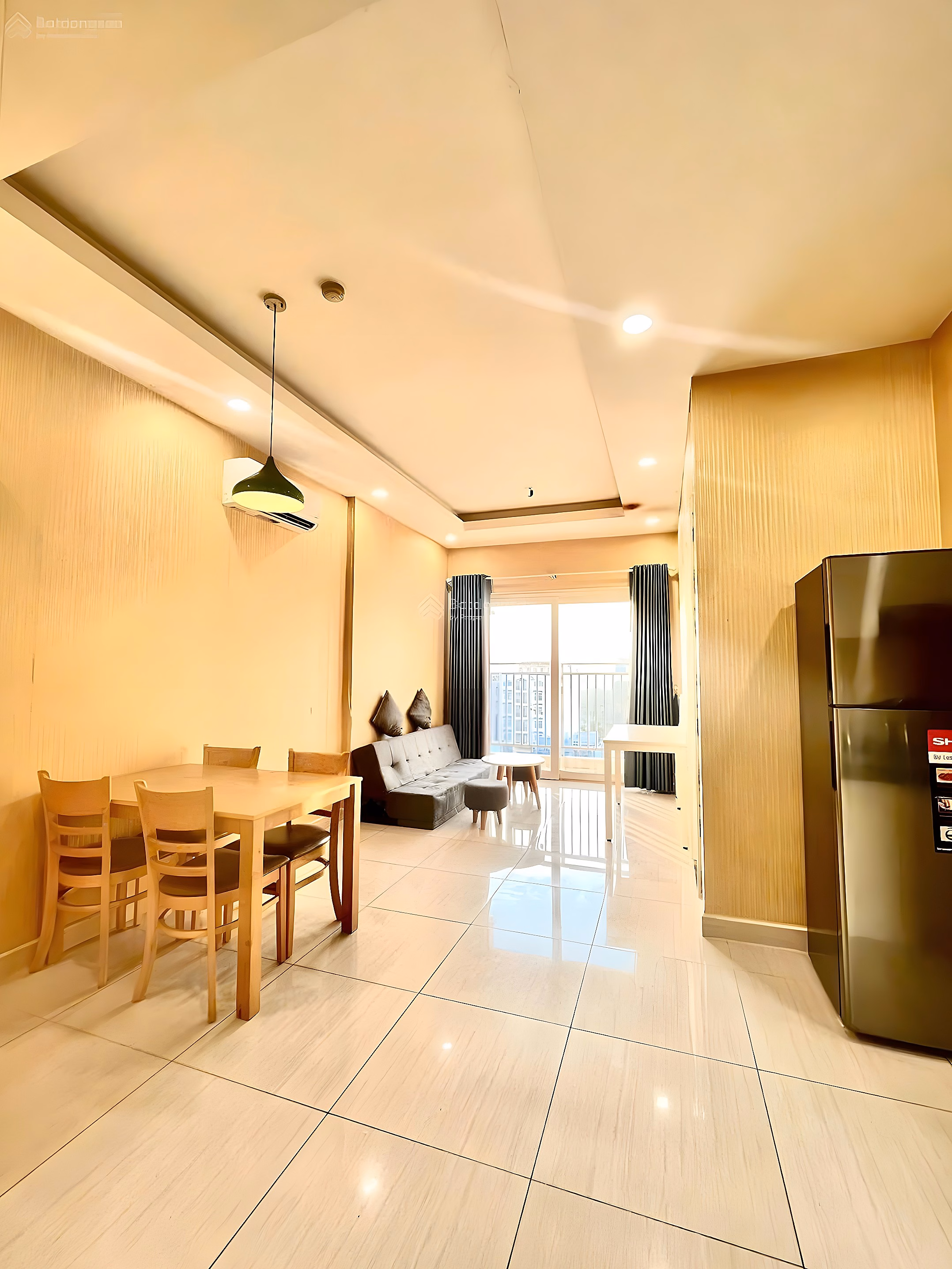 I have an empty apartment for rent right away, 2 bedrooms, 2 bathrooms, full interior at Moonlight Boulevard, price 12 million. Can stay right away