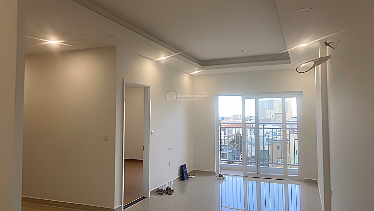 I have an empty apartment for rent right away, 2 bedrooms, 2 bathrooms, full interior at Moonlight Boulevard, price 12 million. Can stay right away