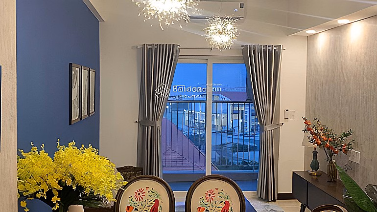I have an empty apartment for rent right away, 2 bedrooms, 2 bathrooms, full interior at Moonlight Boulevard, price 12 million. Can stay right away