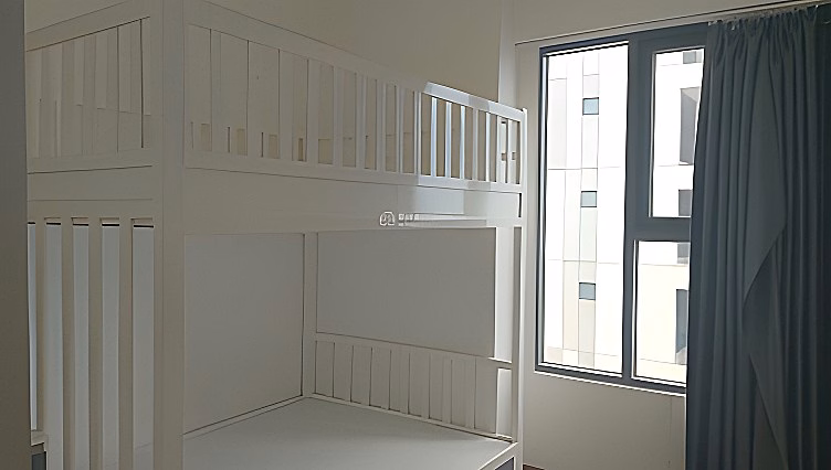 I have an empty apartment for rent right away, 2 bedrooms, 2 bathrooms, full interior at Moonlight Boulevard, price 12 million. Can stay right away