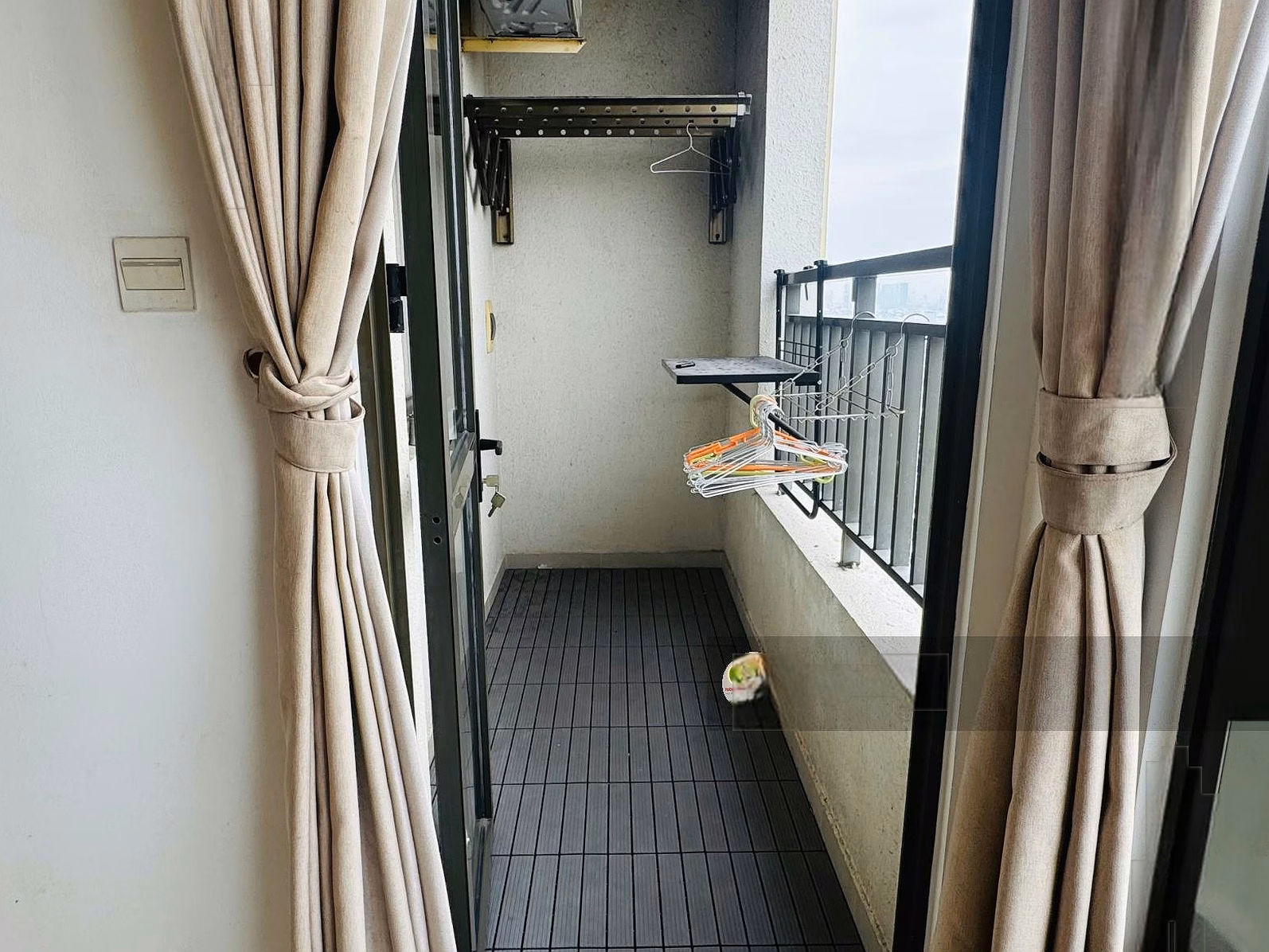 Good price. Urgent sale of Icon 56 apartment | 1 private bedroom | 47m2 | Price 5.6 billion. Contact Mai to help you look at the house