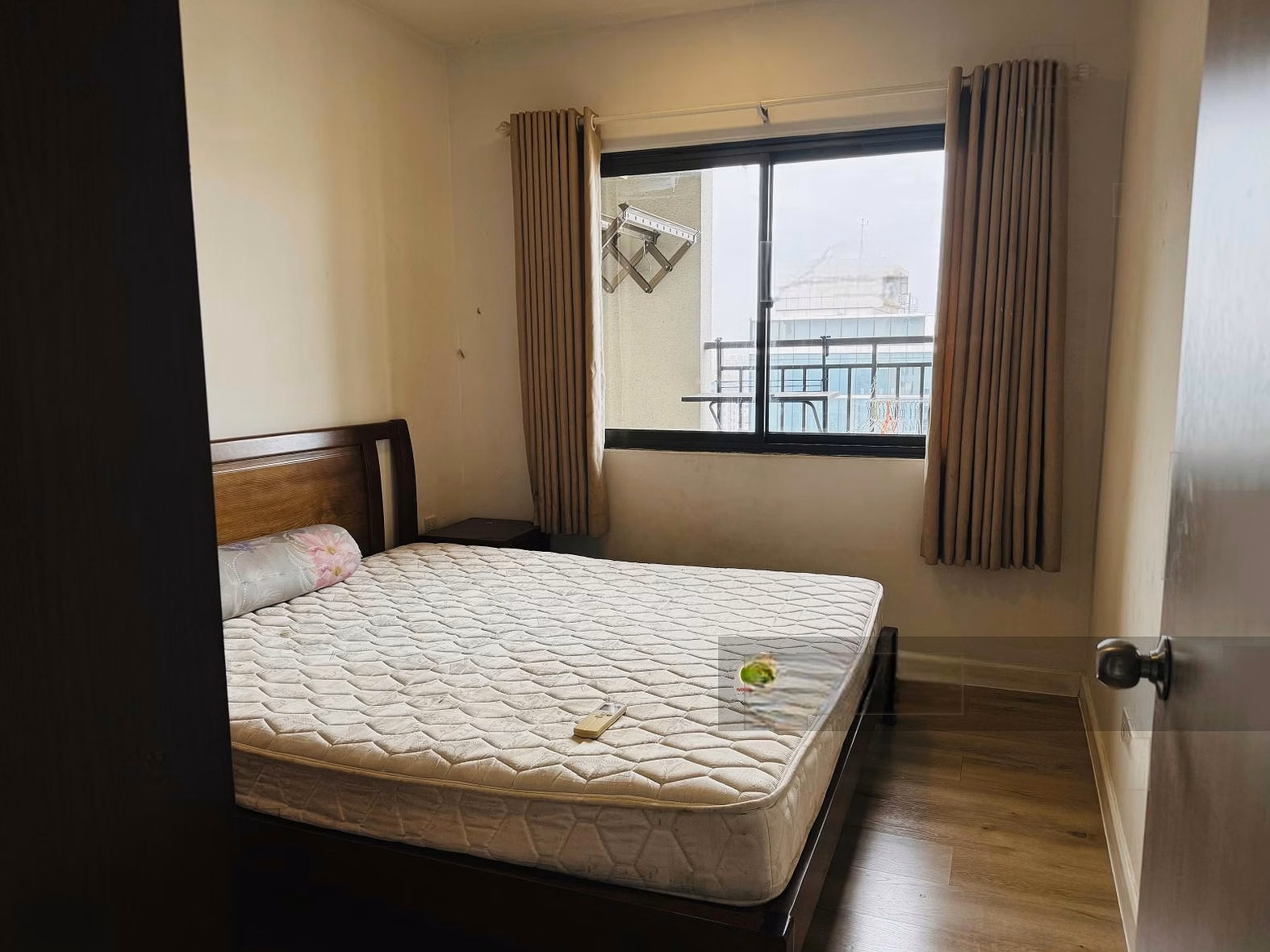 Good price. Urgent sale of Icon 56 apartment | 1 private bedroom | 47m2 | Price 5.6 billion. Contact Mai to help you look at the house