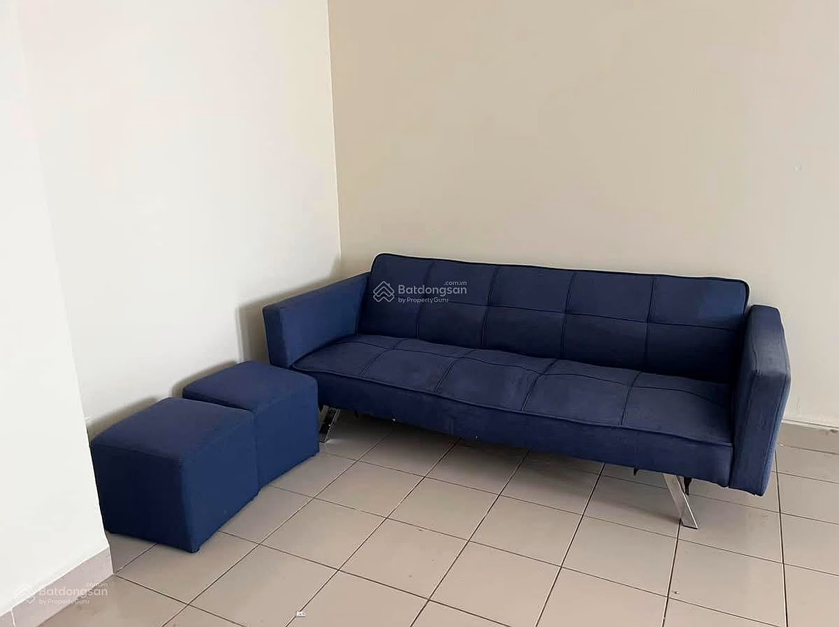 Airy high floor apartment for rent