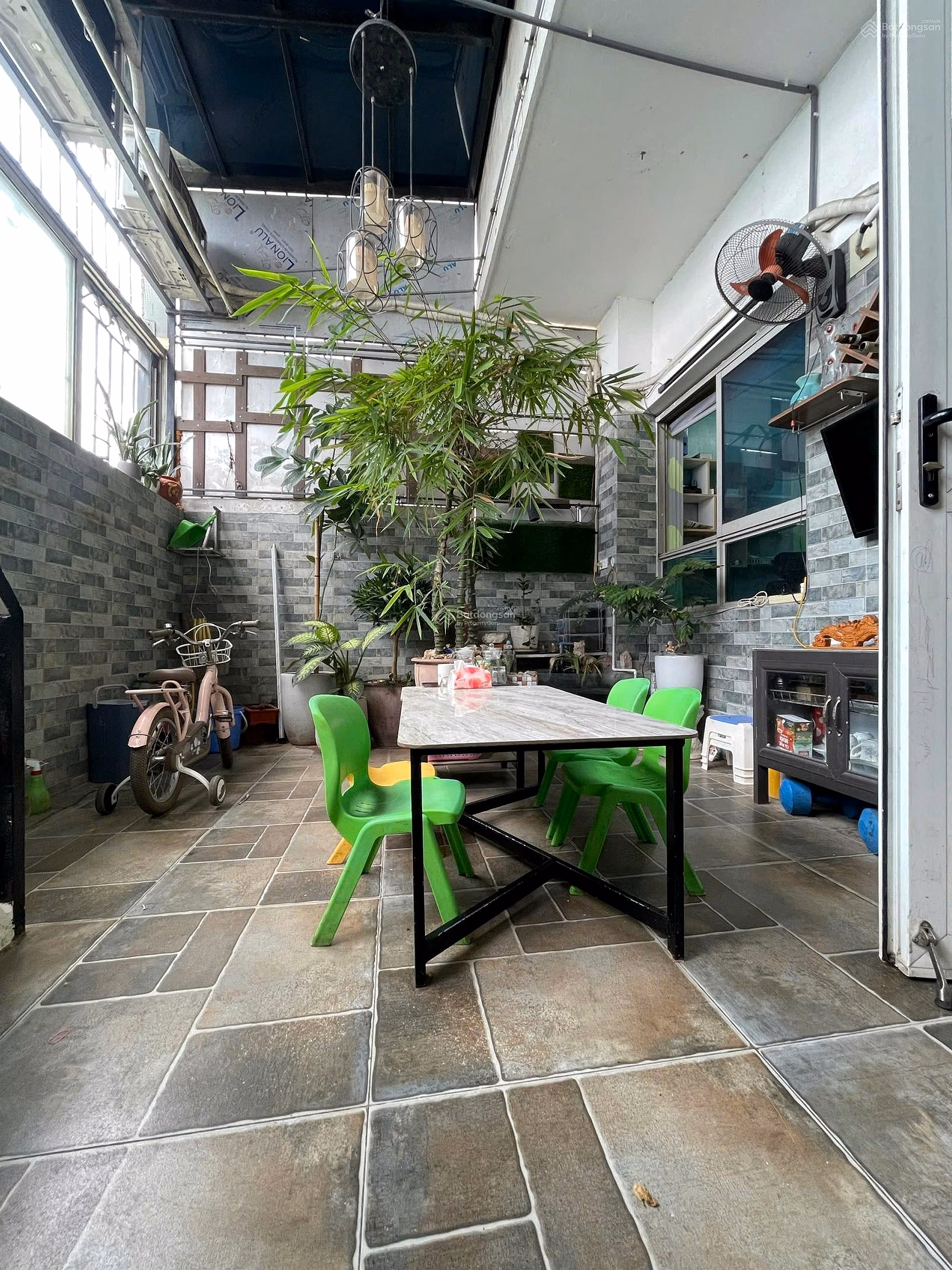 66m2 Lake view 2 bedrooms HH Linh Dam. Cool Southeast direction 2.6x billion negotiable