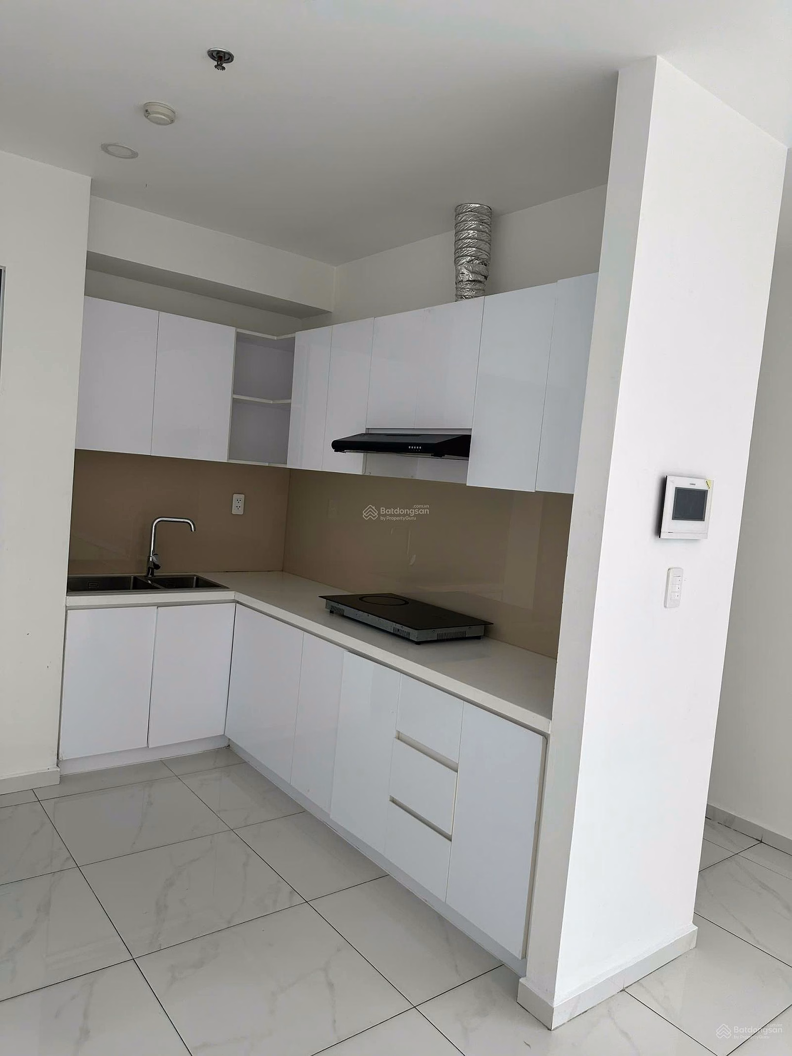 Precia 3 bedrooms for rent - 16 million high floor, airy. The house is vacant, move in immediately