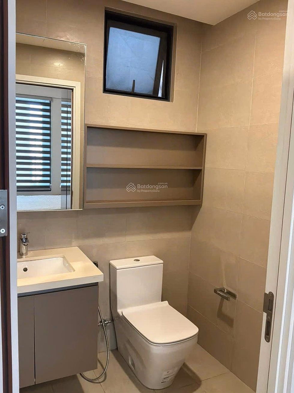 The client sent a fully furnished 1-bedroom apartment for rent in Q2 Fraser Thao Dien, empty and ready to move in immediately