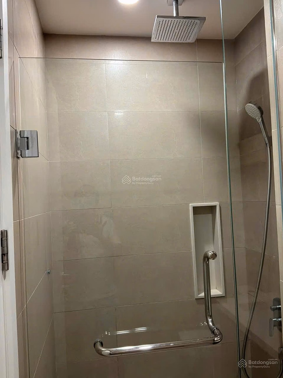 The client sent a fully furnished 1-bedroom apartment for rent in Q2 Fraser Thao Dien, empty and ready to move in immediately