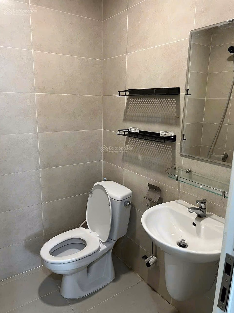The Useful Apartment, Lac Long Quan, Average: 75m2, 2 bedrooms, NTCB, 10 million/month