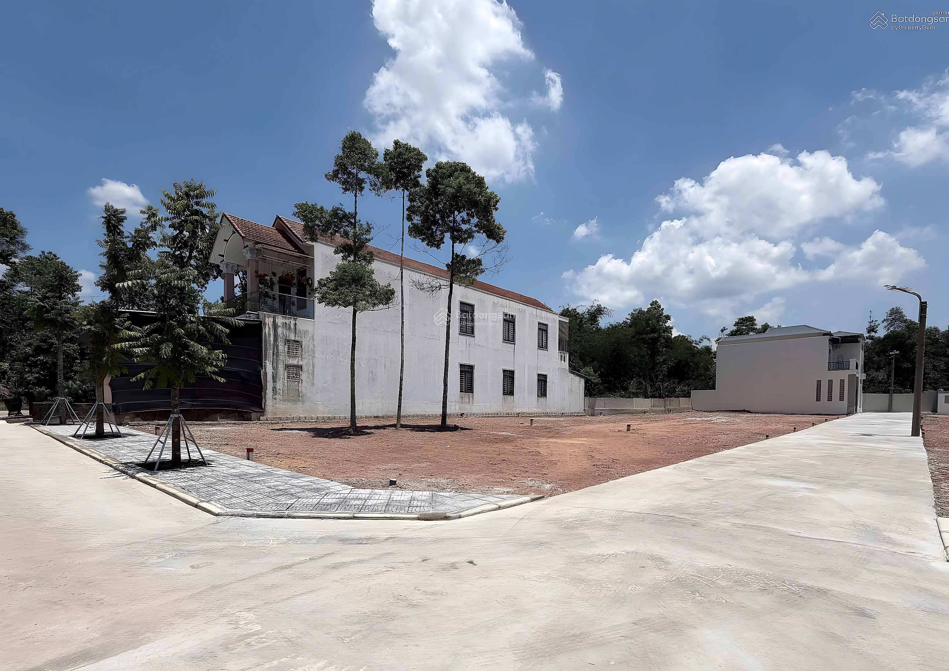 Only 1.5x billion owns 100m² land near 43m road - Hoai Thanh subdivision, 3-car avoid