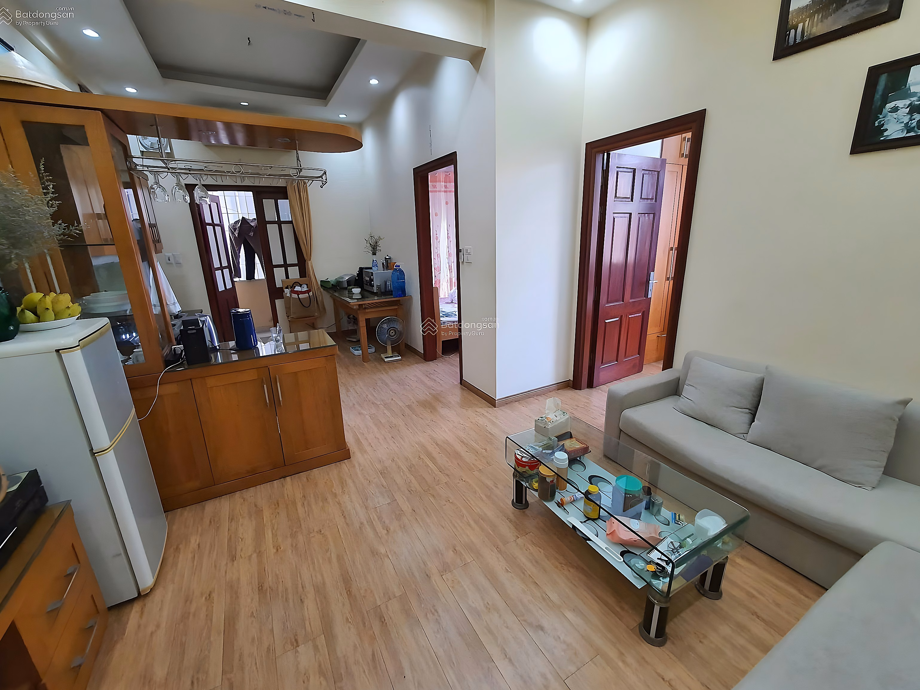 Apartment for rent at 27 Le Thanh Tong, area 70m2, including 2 bedrooms, fully furnished, price 11 million