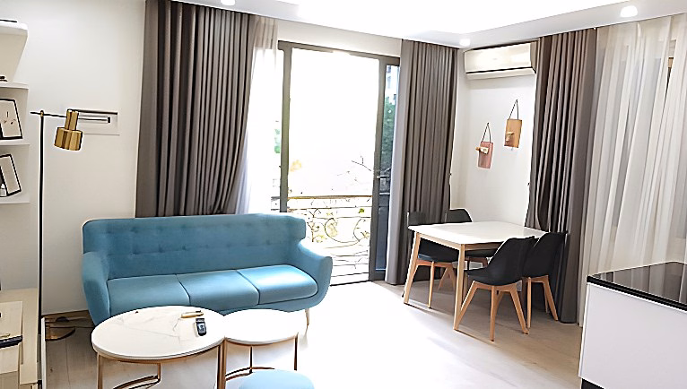 Apartment for rent at 27 Le Thanh Tong, area 70m2, including 2 bedrooms, fully furnished, price 11 million