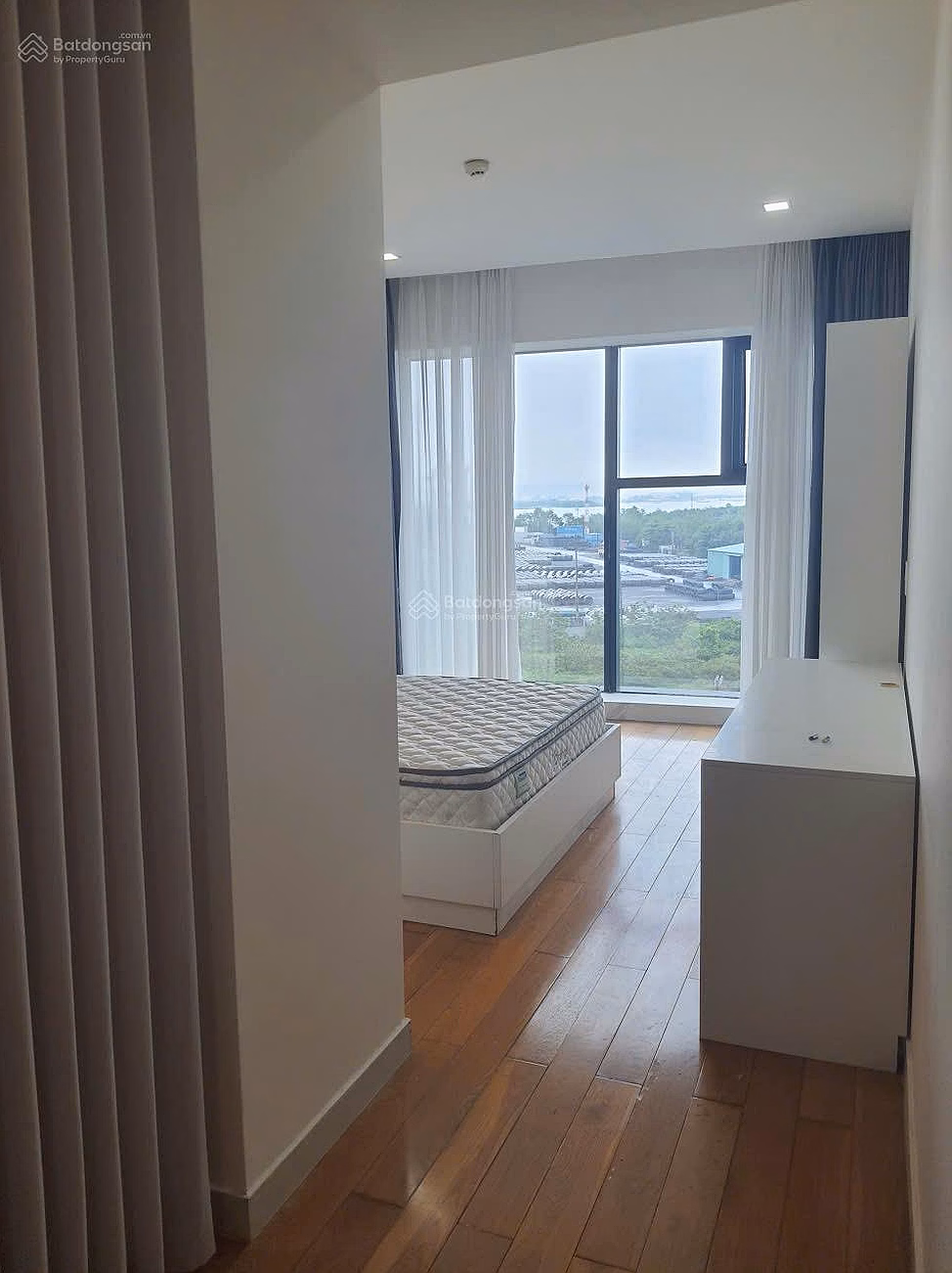 3 bedroom, 2 bathroom apartment for rent, fully furnished, 165m2, super spacious, beautiful view, high floor, Sunshine Diamond River