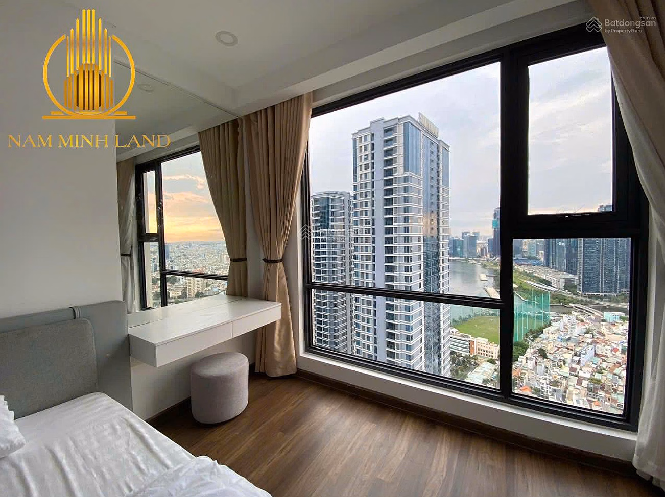 Nam Minh Land - Opal Saigon Pearl for rent, 2 bedrooms, high floor, view of Ba Son bridge, District 1