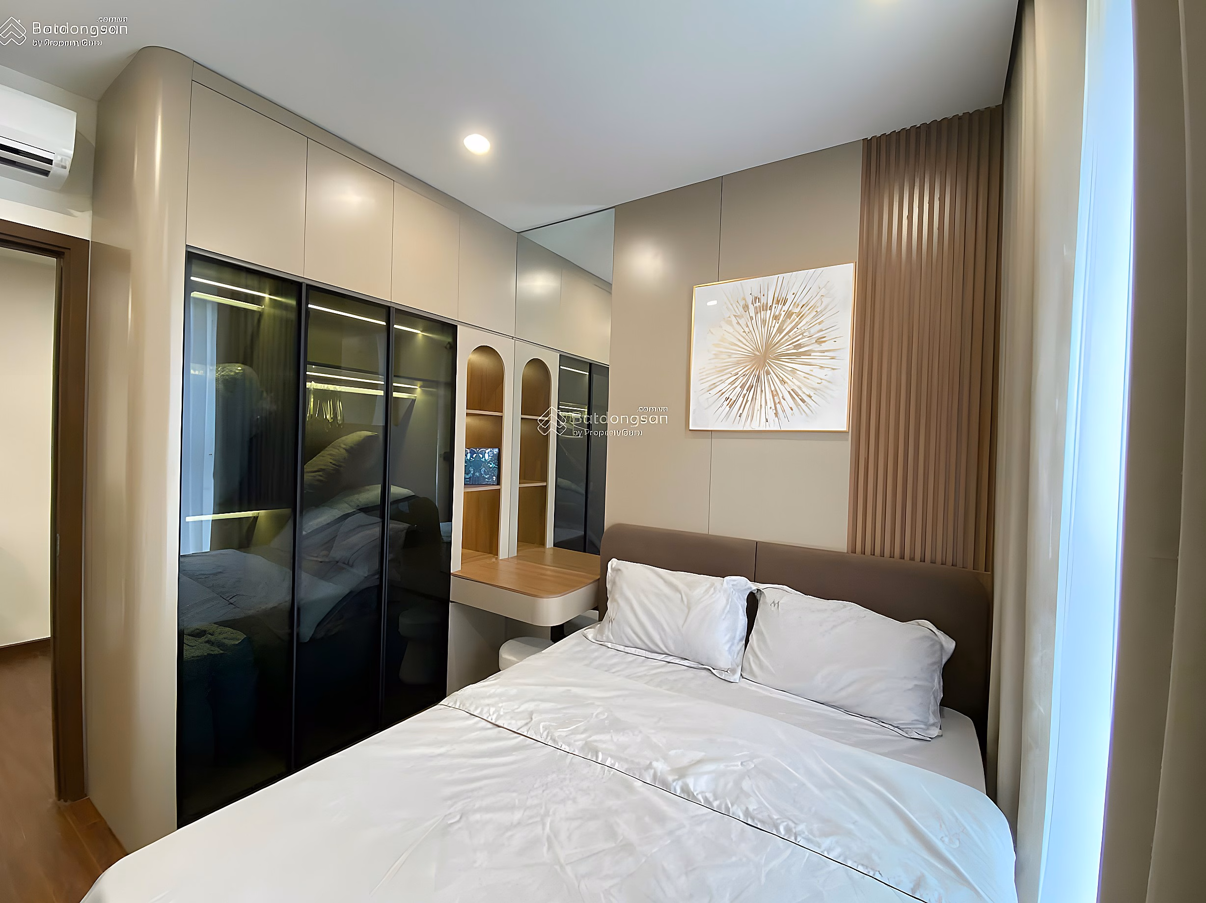 For rent 1 bedroom + 1 building H1, 18th floor, full of luxury furniture - ready to move in - easygoing landlord