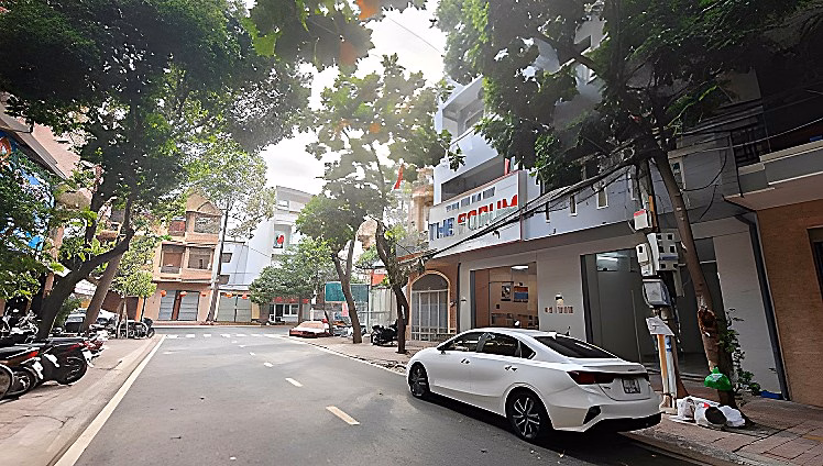 Whole house for rent, frontage on Thuy Van street