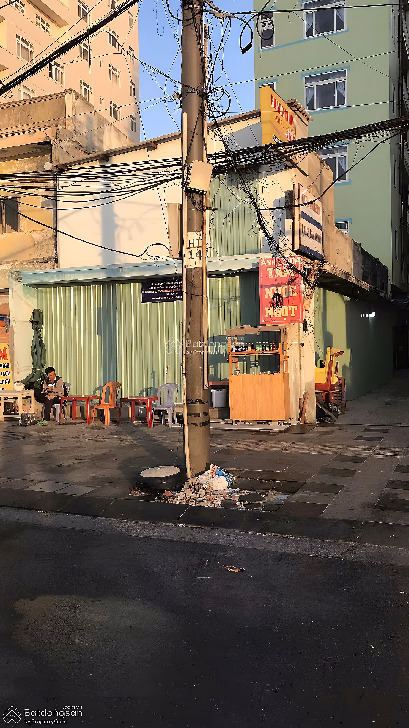 Whole house for rent, frontage on Thuy Van street