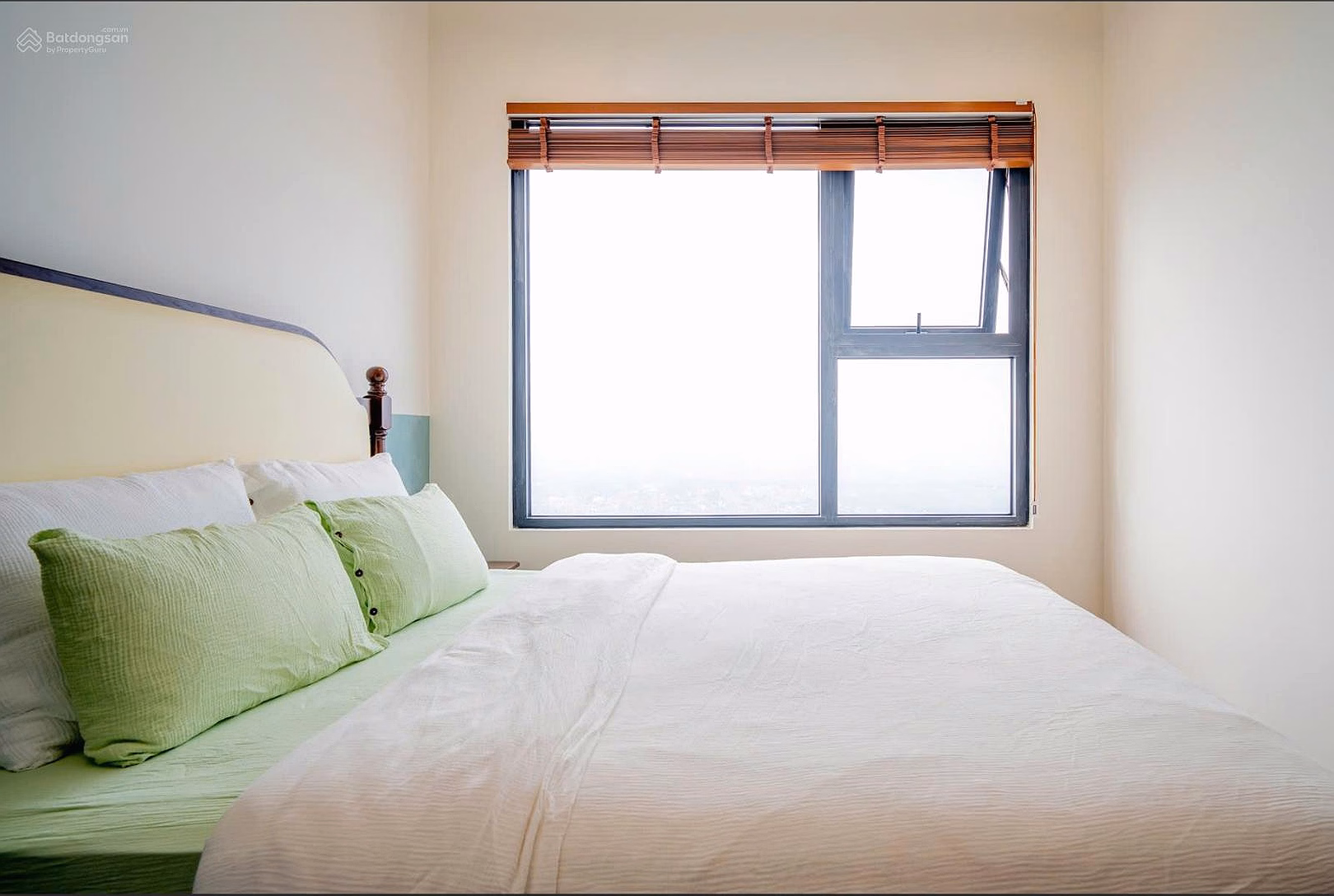 2 bedrooms, 2 bathrooms, fully furnished, Indochine building, Zurich building, 1 high floor - ready to move in immediately