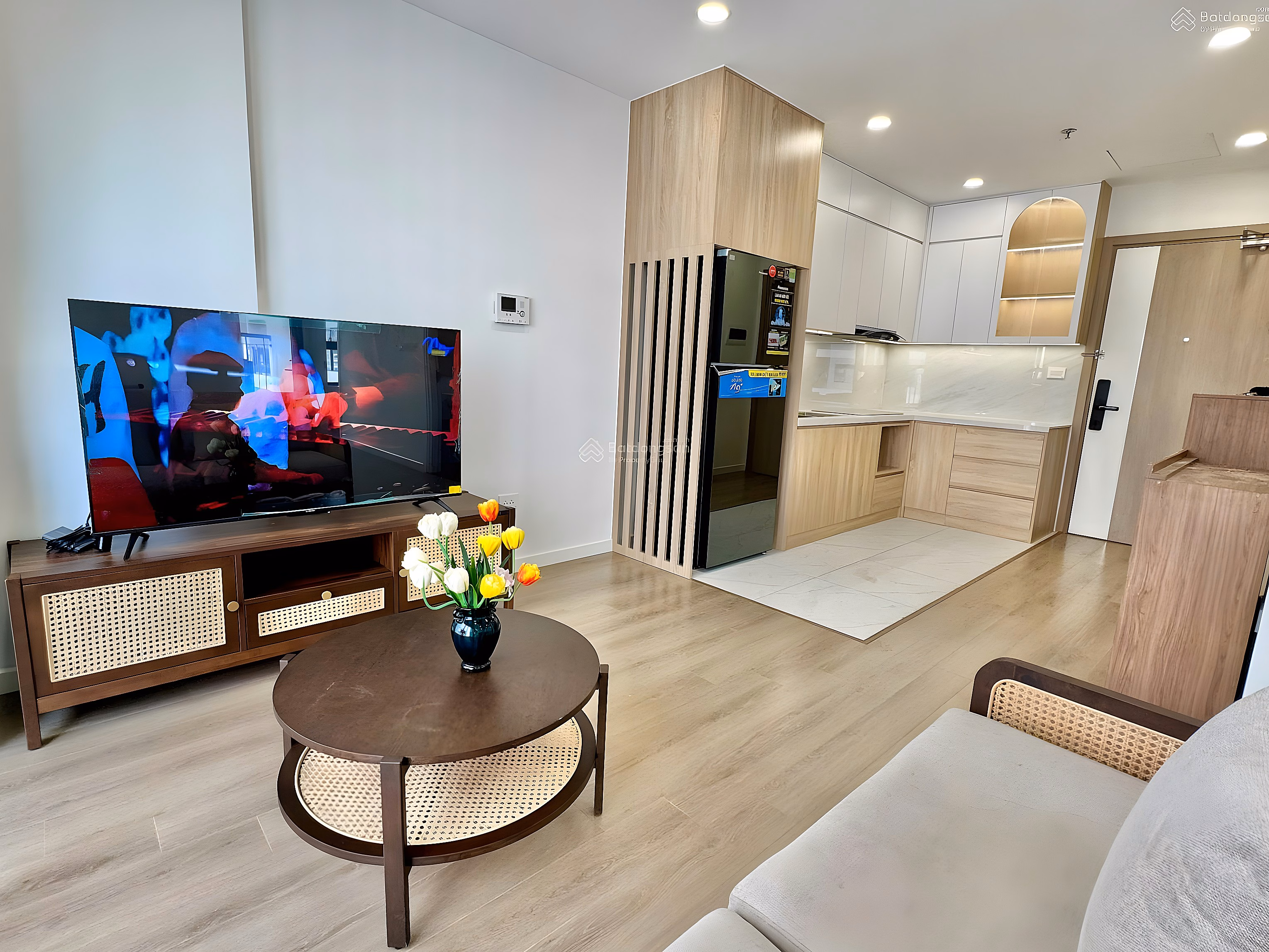 I sell 2 apartments 2 bedrooms 55m 3.8 billion, 2 bedrooms + 63.5m corner apartment 4.45 billion in high-end subdivision Vinhomes Smart City!