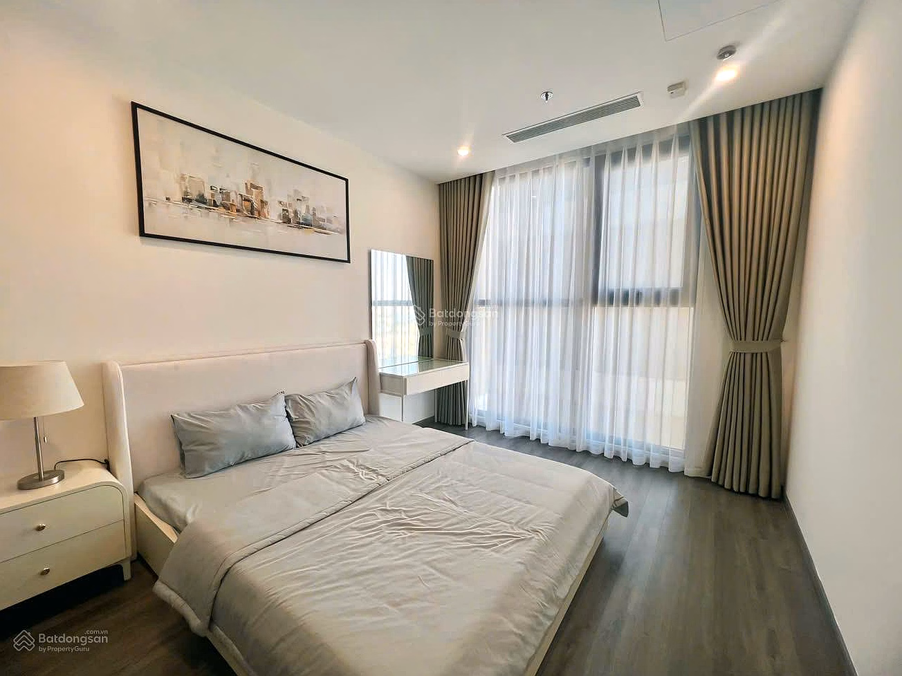 THE OWNER SENDS A 1-BR MIDDLE FLOOR APARTMENT FOR SALE SUPER CHEAP PRICE 3.08 BILLION, AS CHEAP AS SAPPHIRE FULL FURNITURE, READY FOR RENT