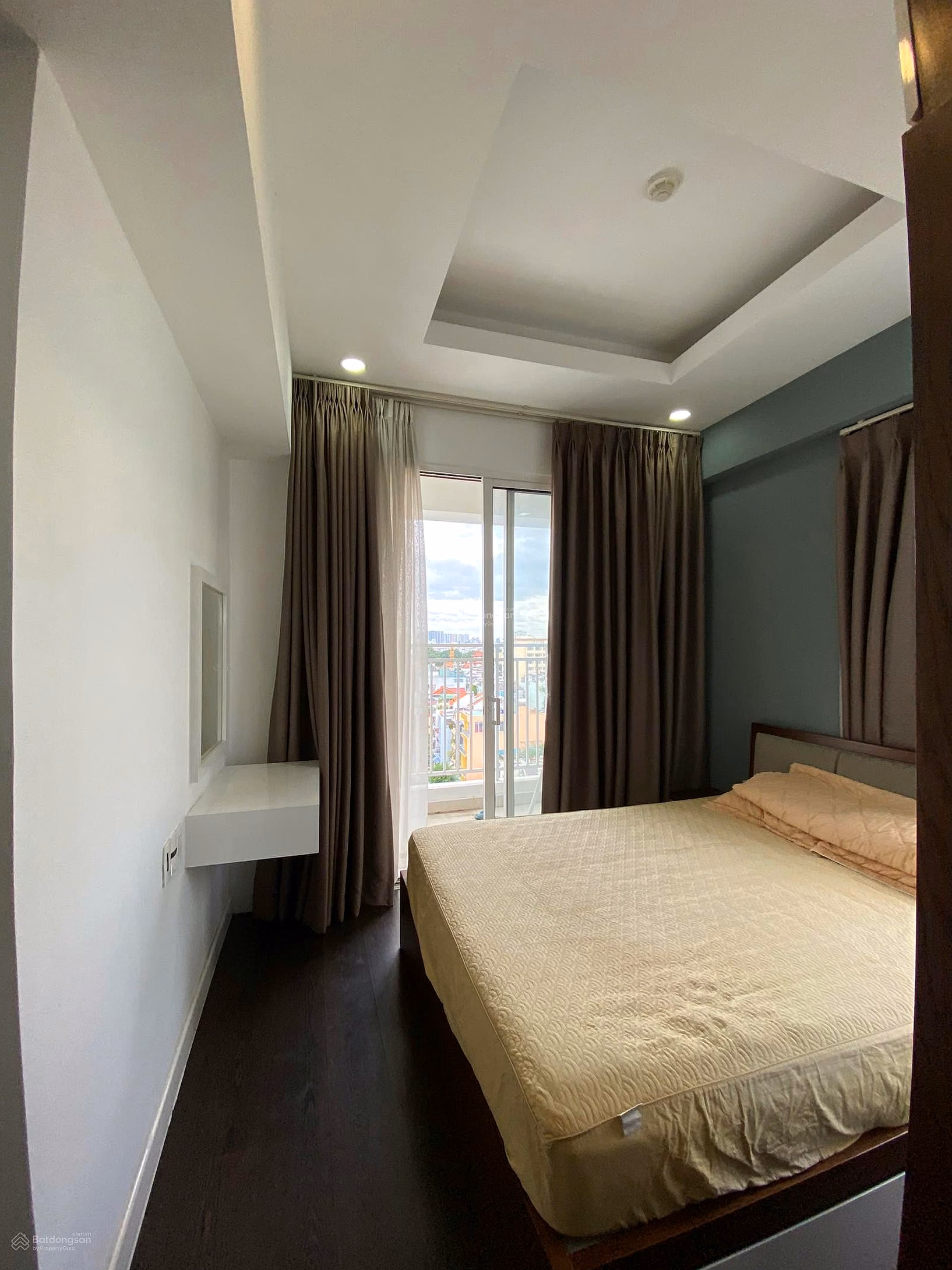 Corner apartment for rent at CC The Botanica near the airport, 2 bedrooms, 2 bathrooms, fully furnished just like the picture, price 16.5 million