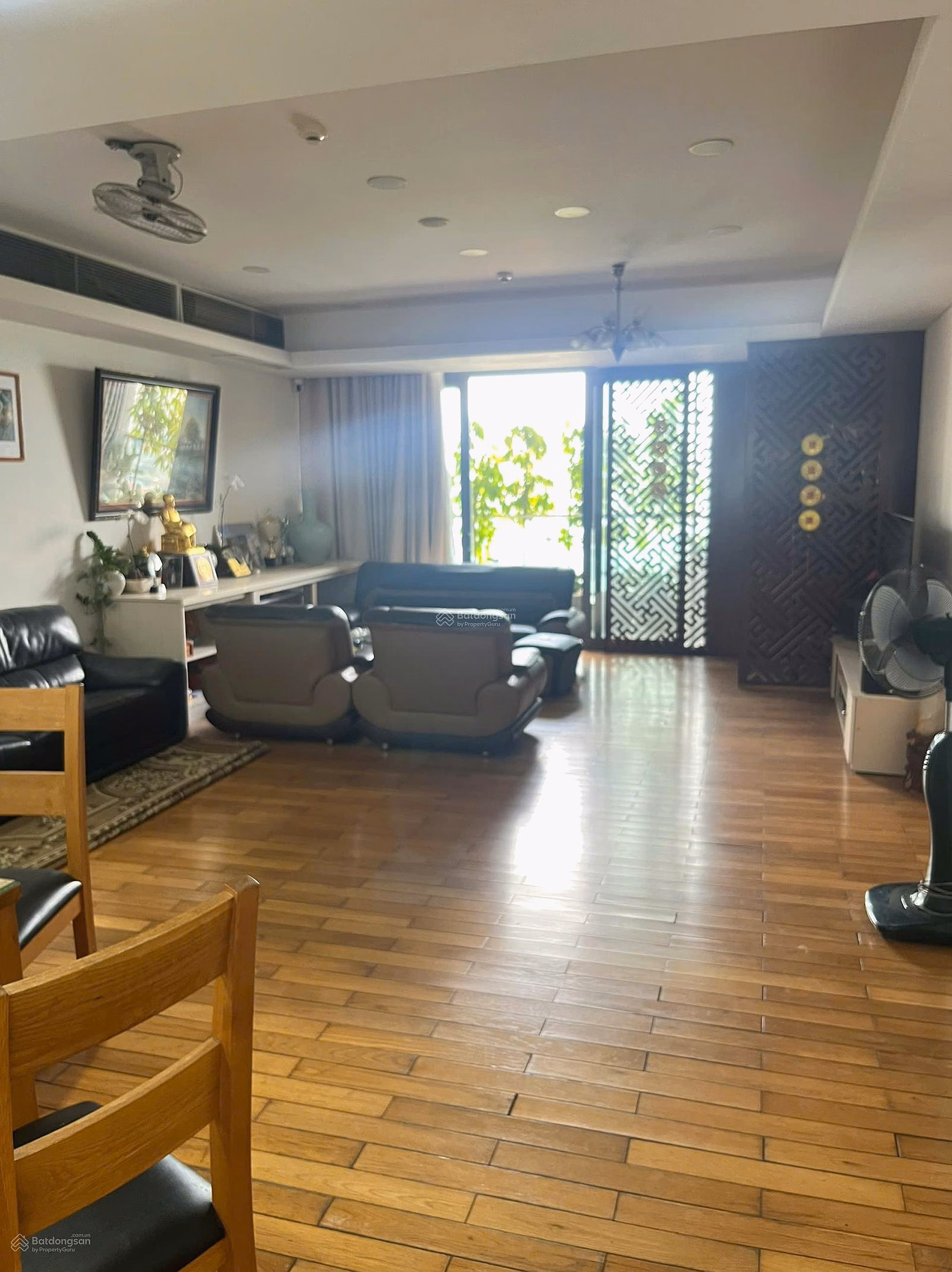 The owner's family needs to sell the Dolphin Plaza apartment
