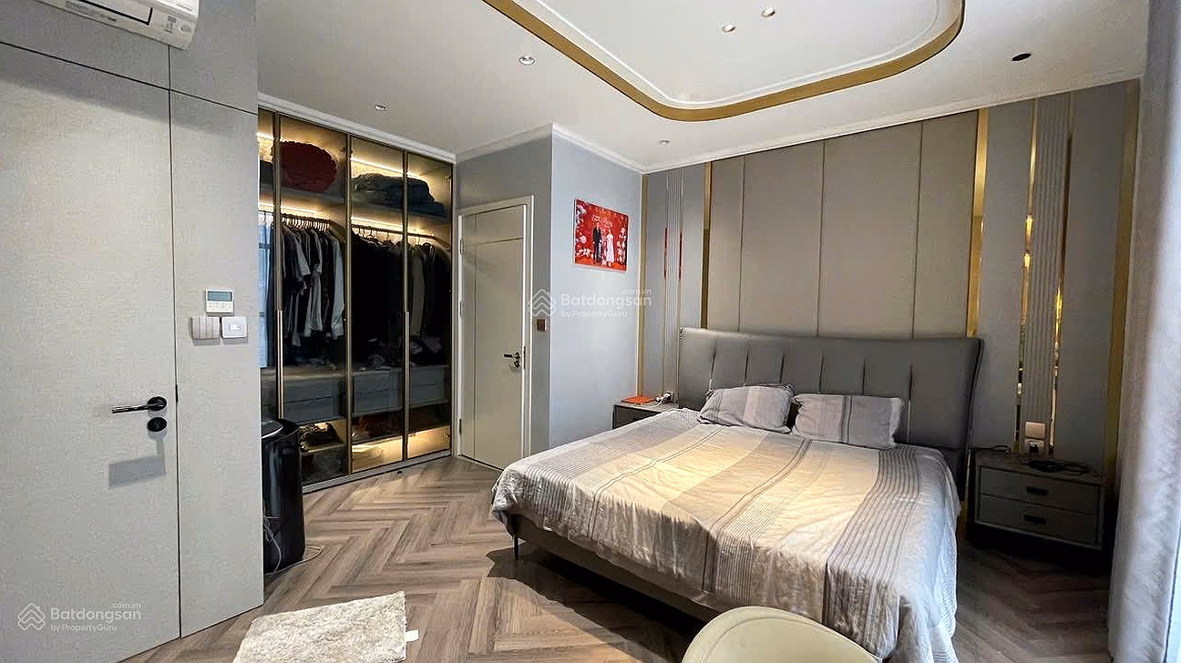 Selling Usilk City apartment 116m2, beautiful corner apartment with Southeast balcony. Cheap middle floor 7 billion VND
