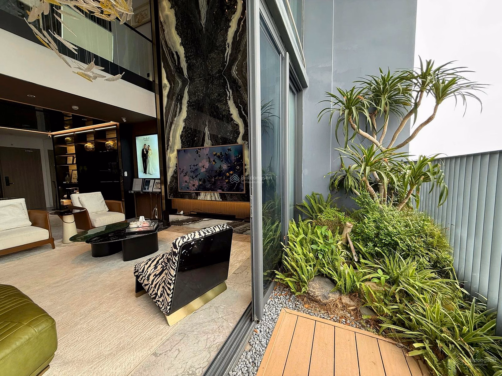Duplex 4 bedrooms, 3 bathrooms for sale at N01T6 Han Jardin Apartment, super bargain price 63 billion, 252m2