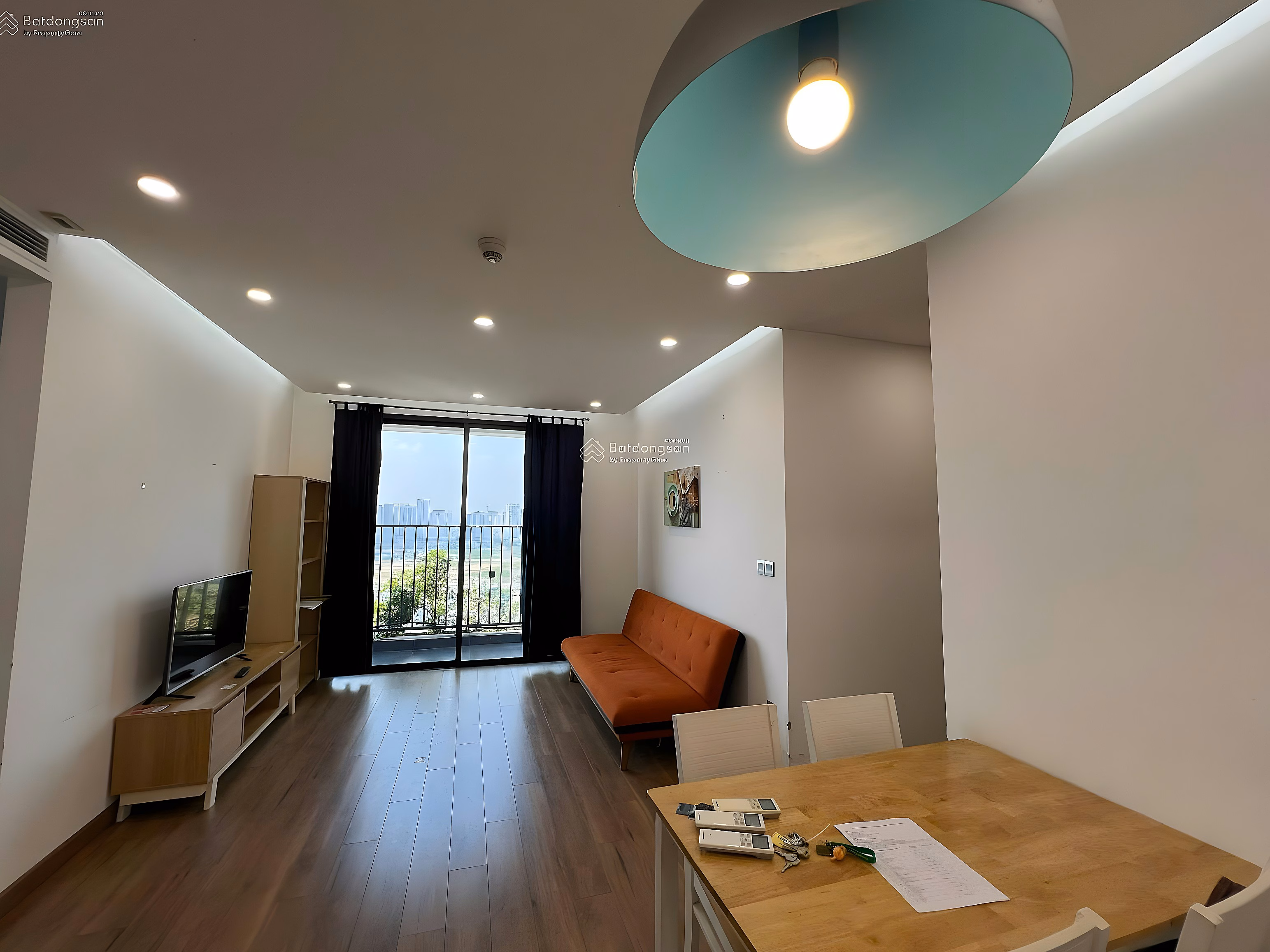 Great price! The owner is willing to sell the 2-bedroom, 2-bedroom apartment, 83m2, fully furnished, red book for only 9.25 billion