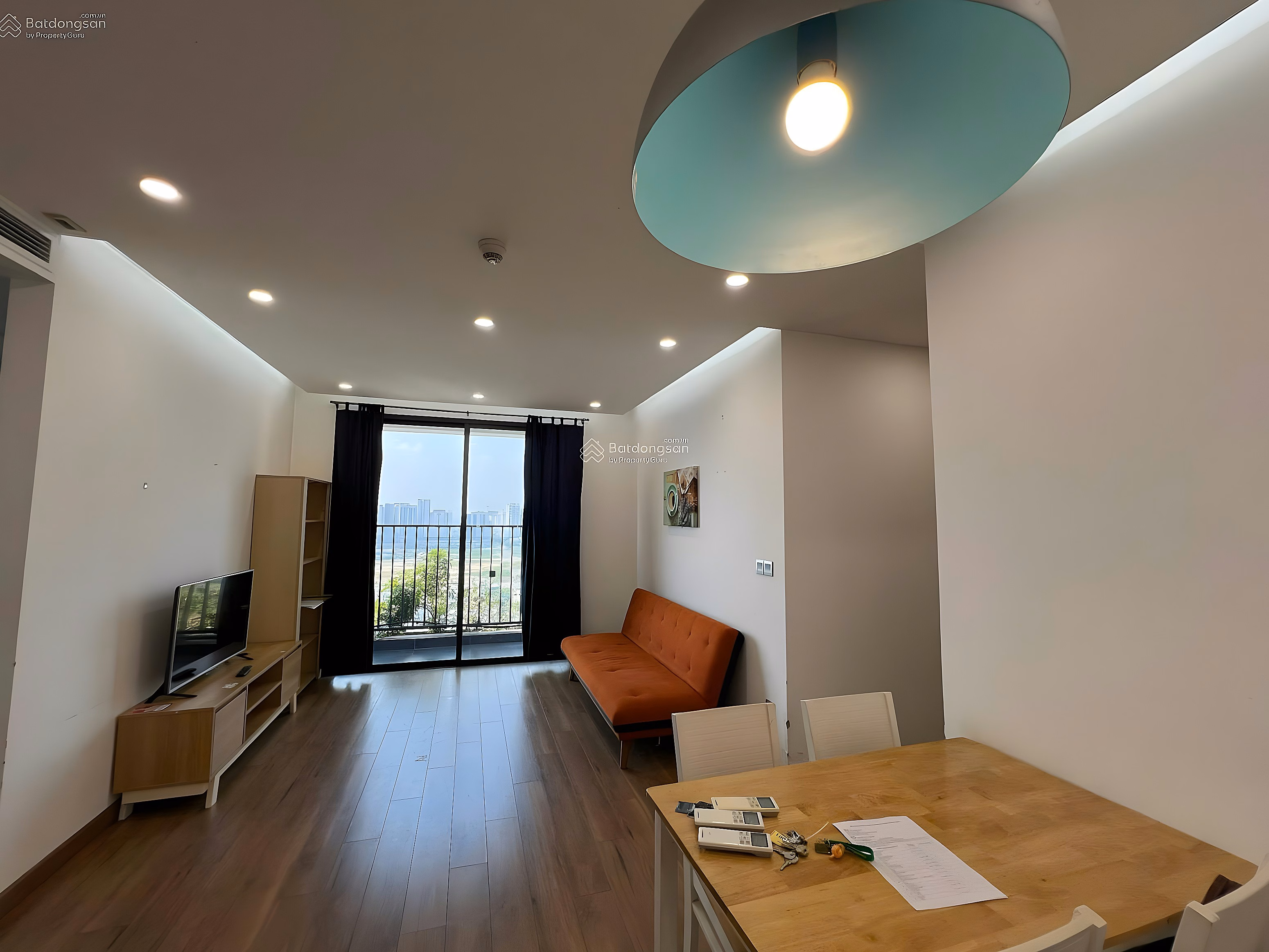 Great price! The owner is willing to sell the 2-bedroom, 2-bedroom apartment, 83m2, fully furnished, red book for only 9.25 billion