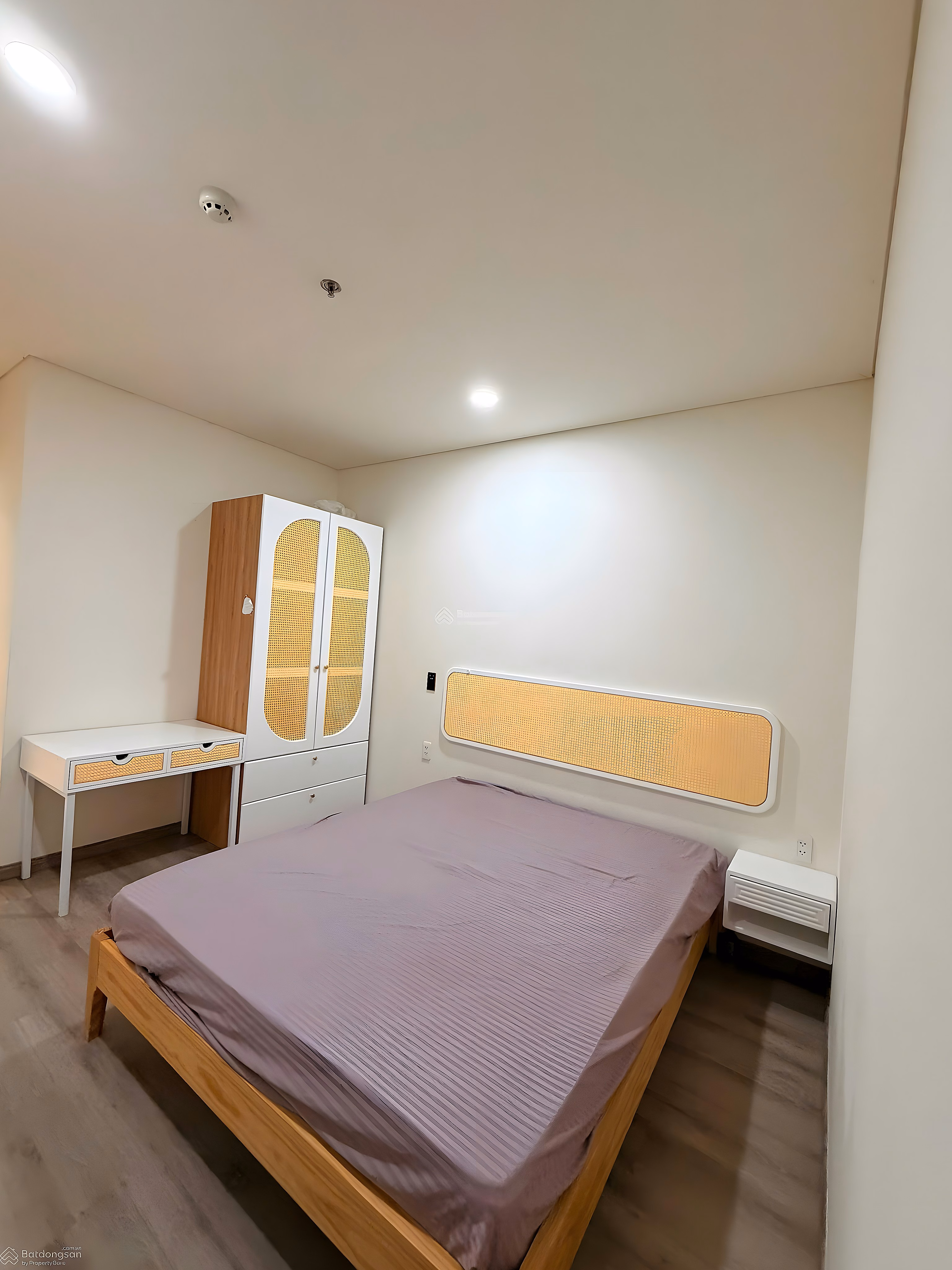 Monarchy apartment for rent, 2 bedrooms, 75m², fully furnished, beautiful Han river view, price 20 million/month