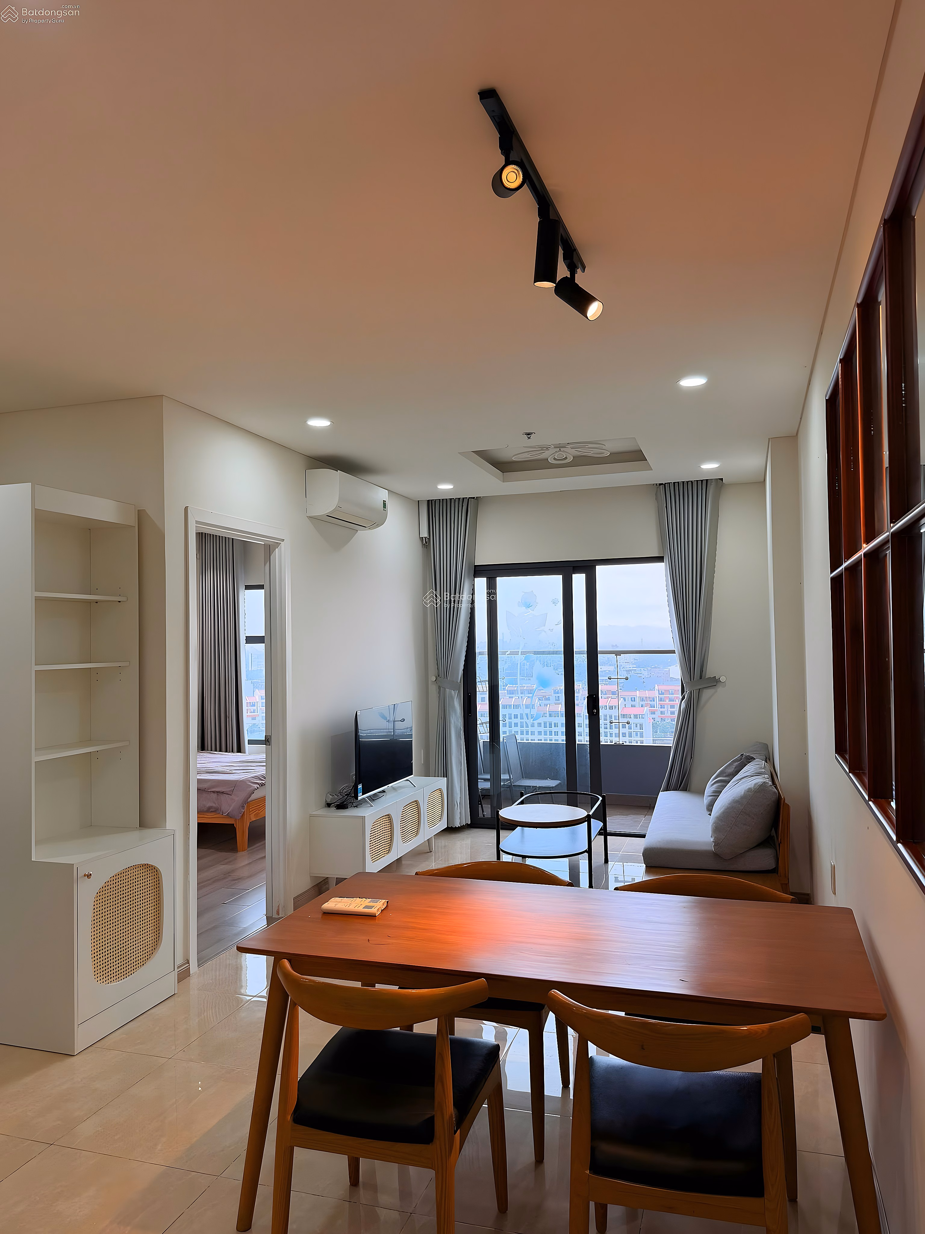 Monarchy apartment for rent, 2 bedrooms, 75m², fully furnished, beautiful Han river view, price 20 million/month