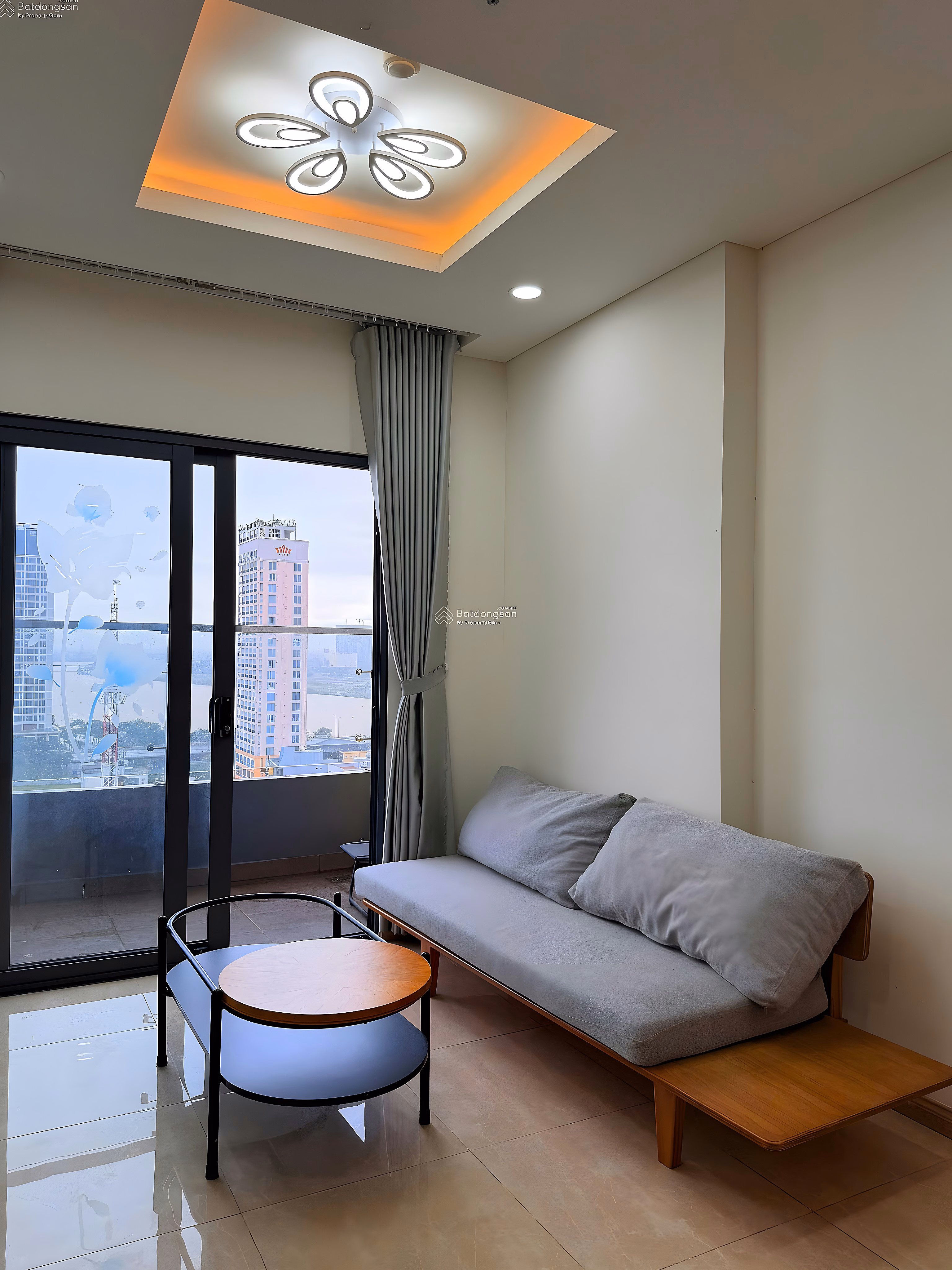 Monarchy apartment for rent, 2 bedrooms, 75m², fully furnished, beautiful Han river view, price 20 million/month