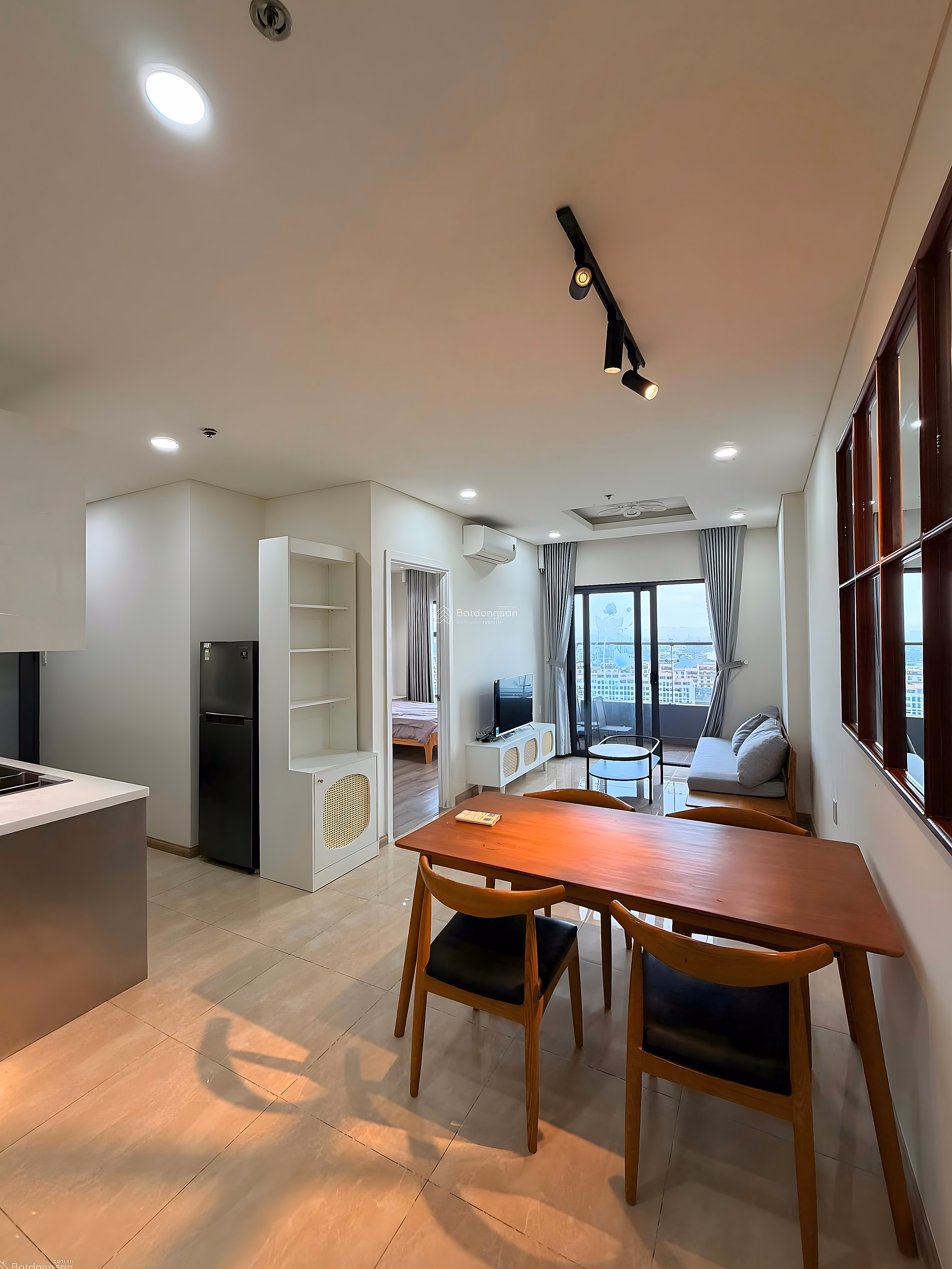 Monarchy apartment for rent, 2 bedrooms, 75m², fully furnished, beautiful Han river view, price 20 million/month