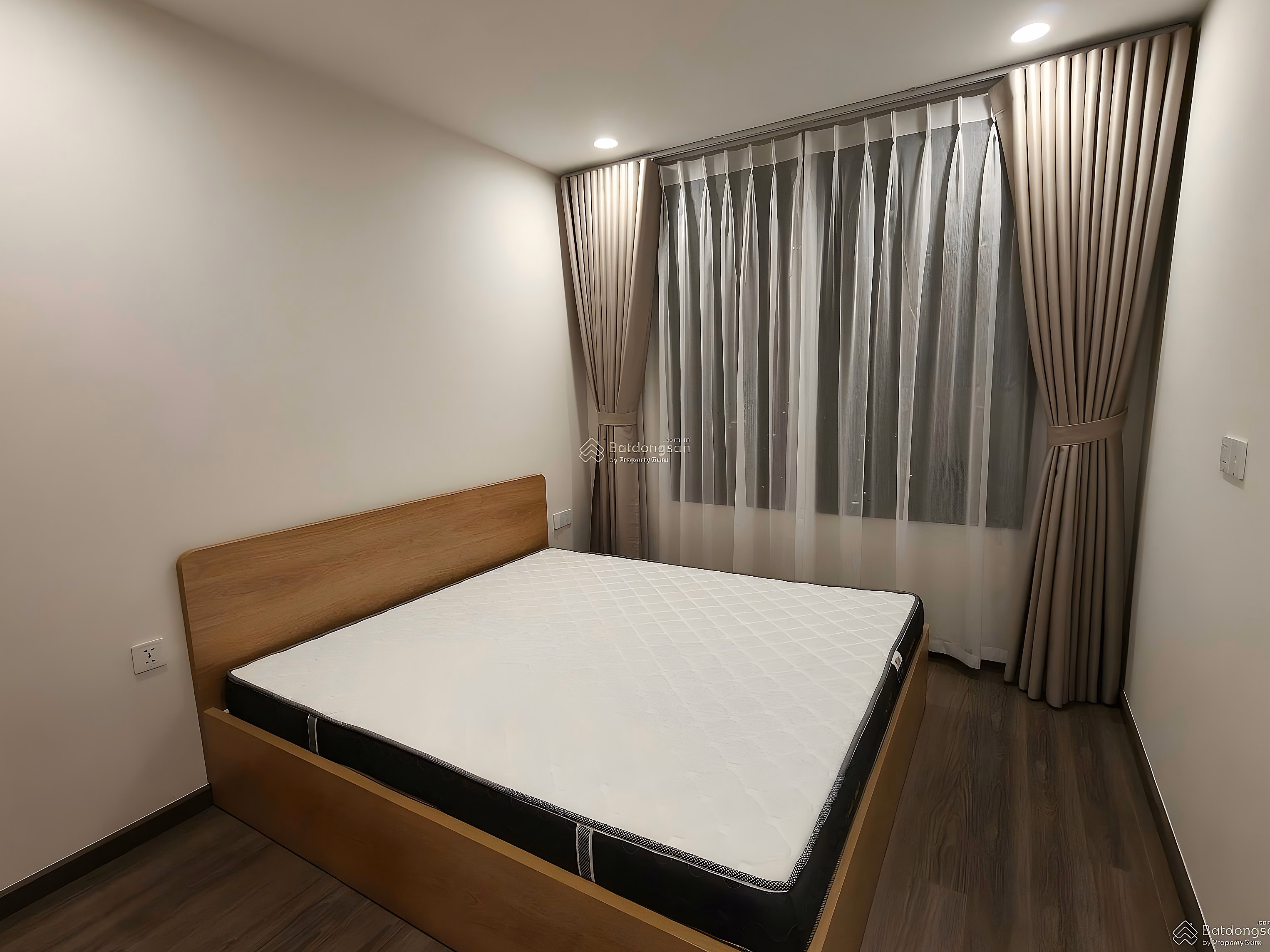 Owner rents FPT Plaza 3 apartment, 2 bedrooms, fully furnished, available for rent to foreign guests