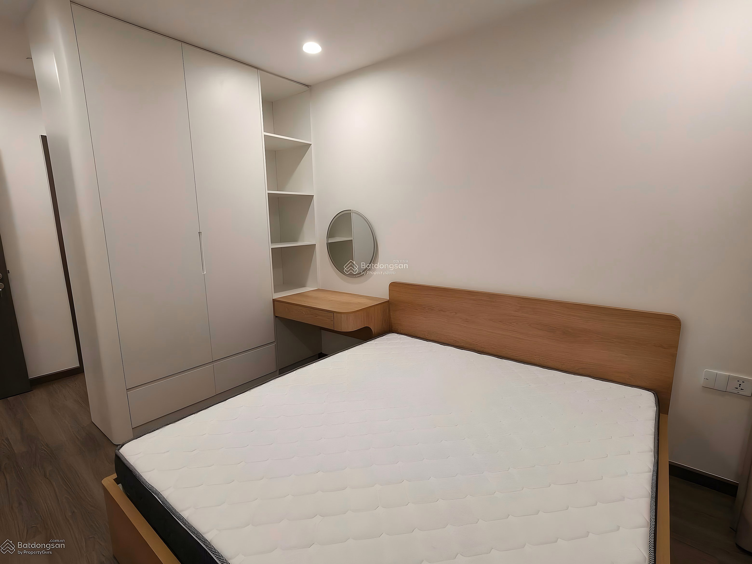 Owner rents FPT Plaza 3 apartment, 2 bedrooms, fully furnished, available for rent to foreign guests