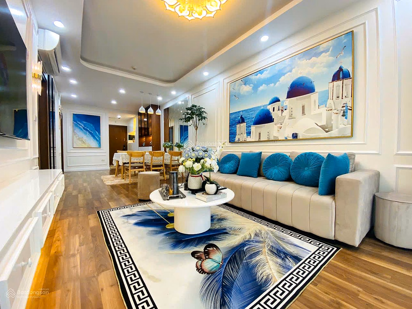 Owner sells apartment 0309, 3rd floor, building R2 Goldmark City, 136 Ho Tung Mau