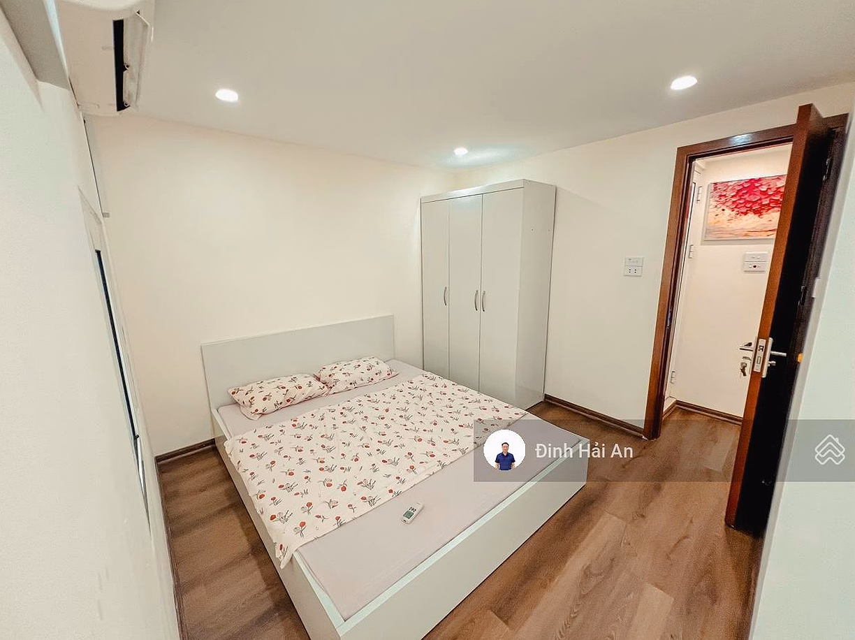 The owner sells Giang Vo collective - 80m2 - 2 bedrooms 2 bathrooms - Full furniture - Price 3.55 billion