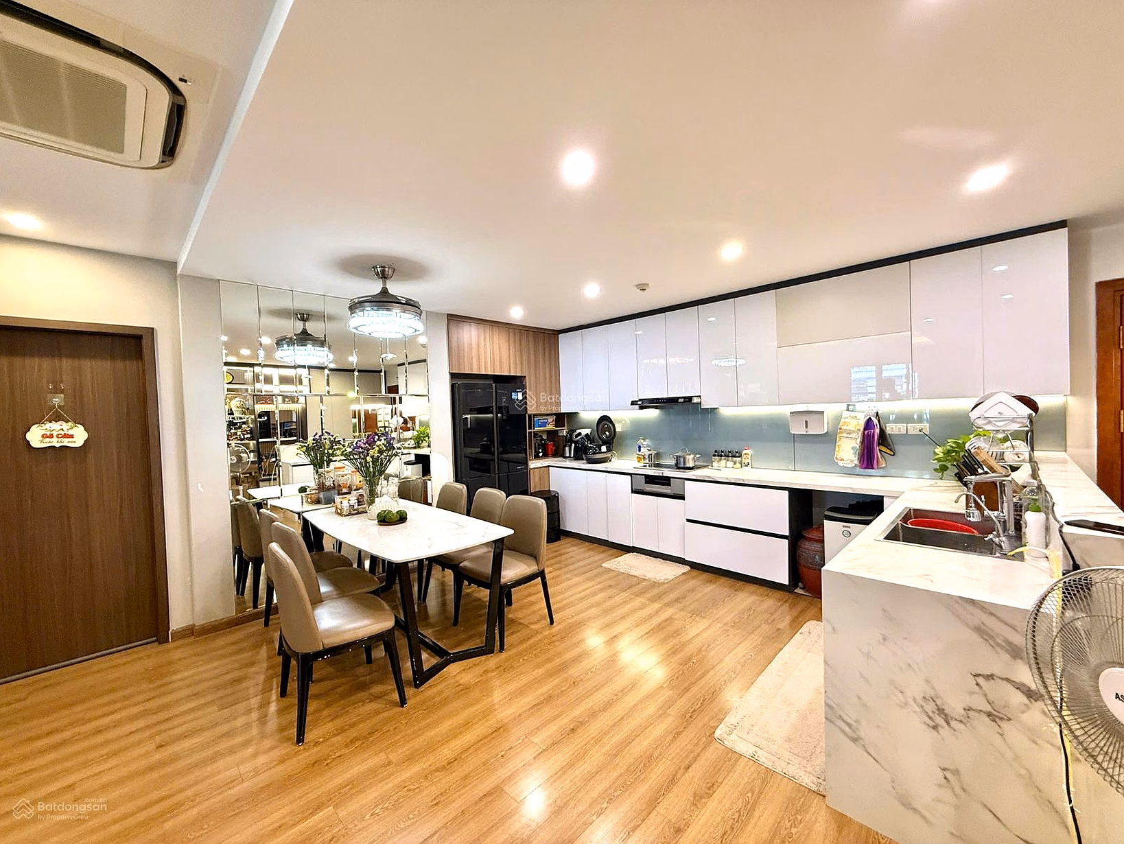 Apartment for sale 3N2WC - 106m-VinGardenia 3N Dong Nam with swimming pool view, price 10 billion more. Le Ms Ngan
