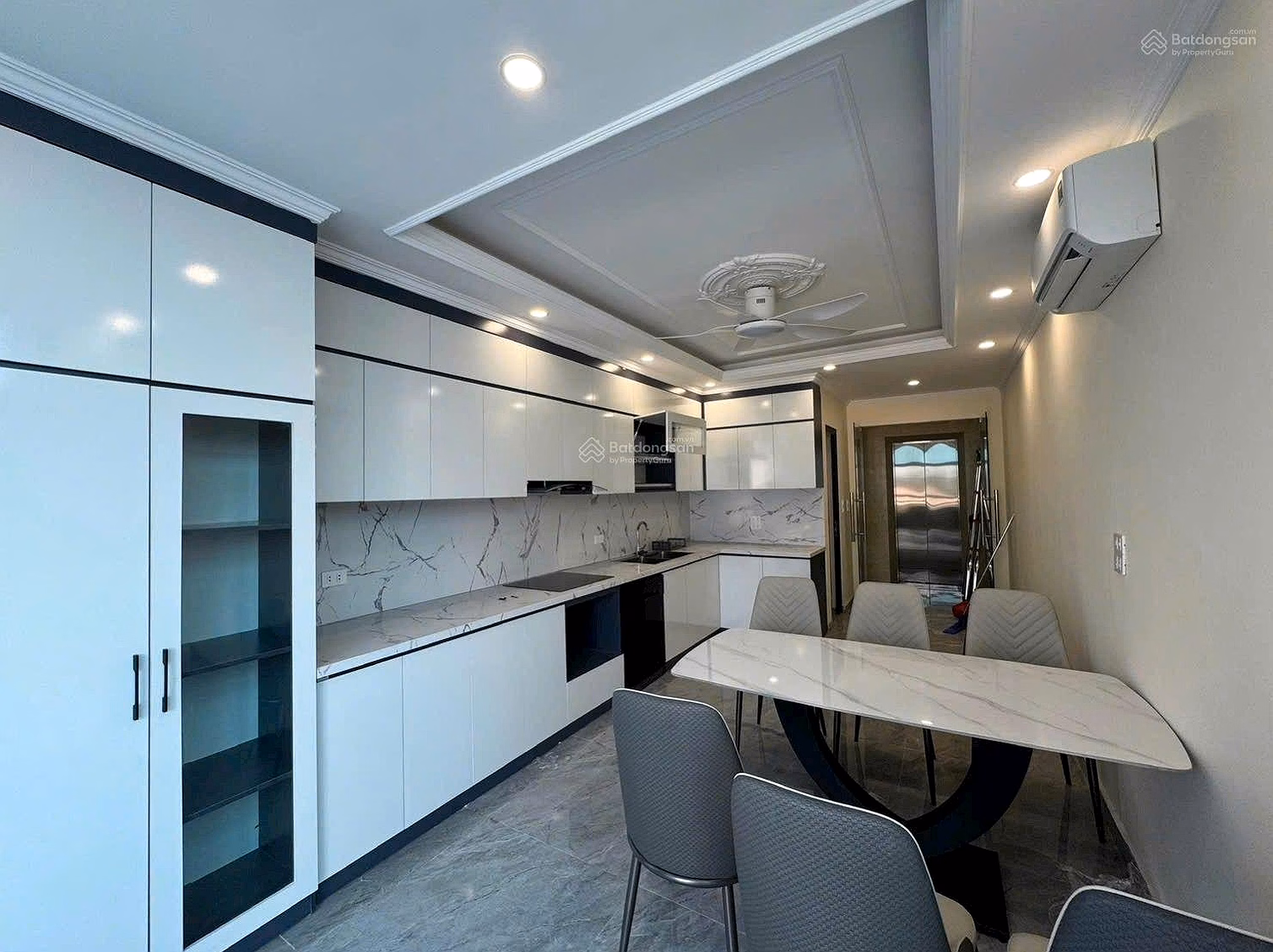 Selling apartment with 7.2 hectares in Vinh Phuc, corner lot with car around area 75m-3 bedrooms-2WC-Investment price 4 billion more