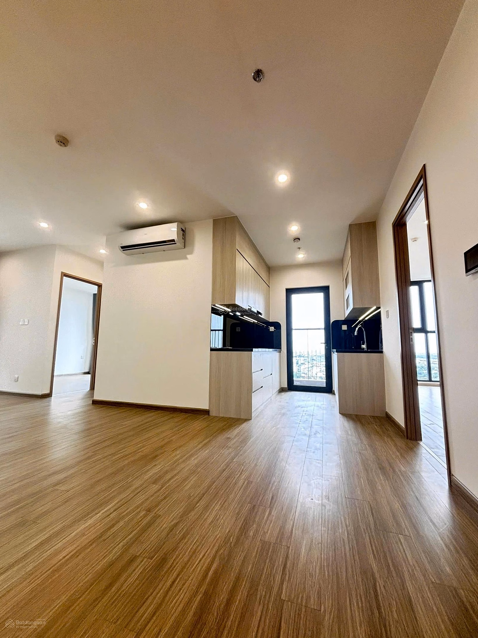 My house is for sale Lumiere Evergreen studio facing southwest, original investor, 3.25 billion
